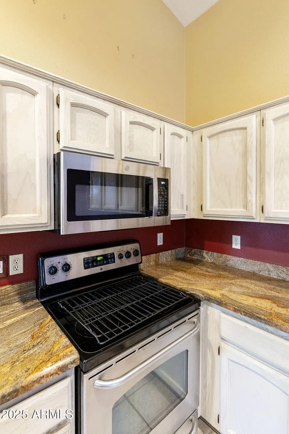 Property Slideshow image 10 of 63 | 10610 e hercules dr, Sun Lakes, AZ, 85248