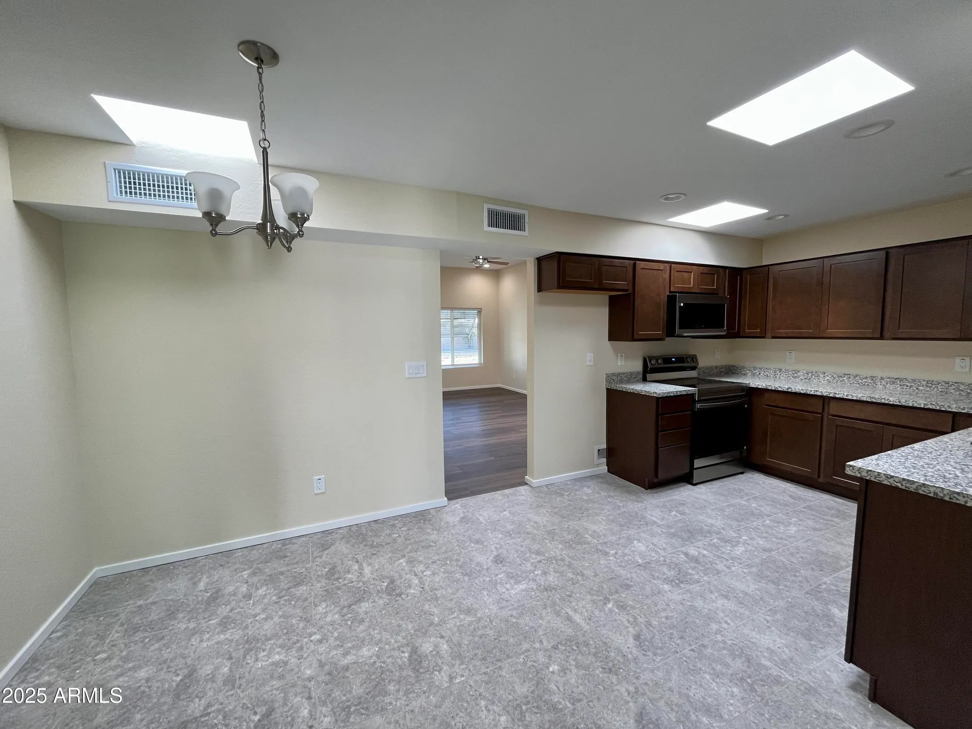 Property Slideshow image 3 of 16 | 13629 n del webb blvd, Sun City, AZ, 85351