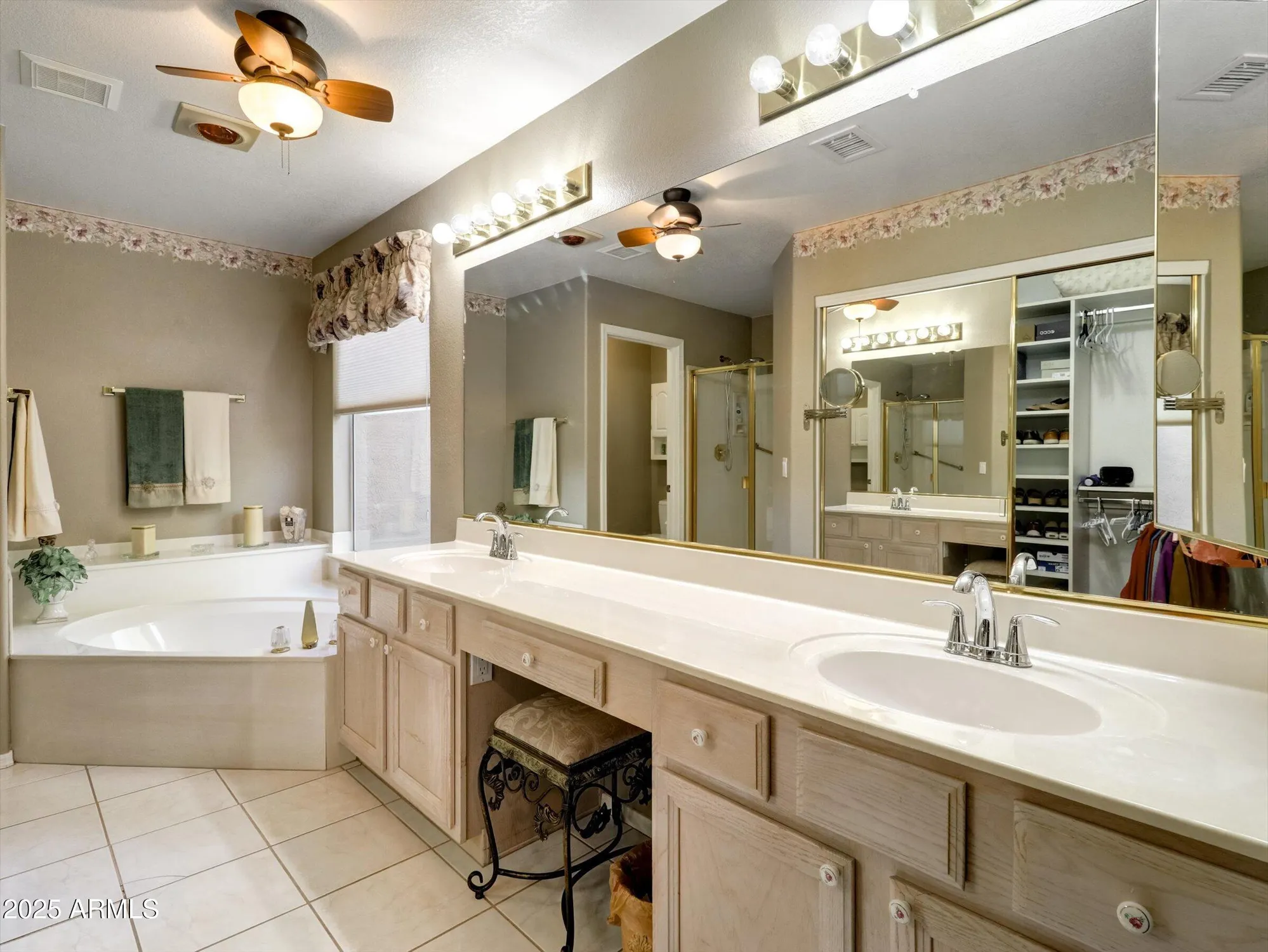 Property Slideshow image 17 of 33 | 8457 w wescott dr, Peoria, AZ, 85382