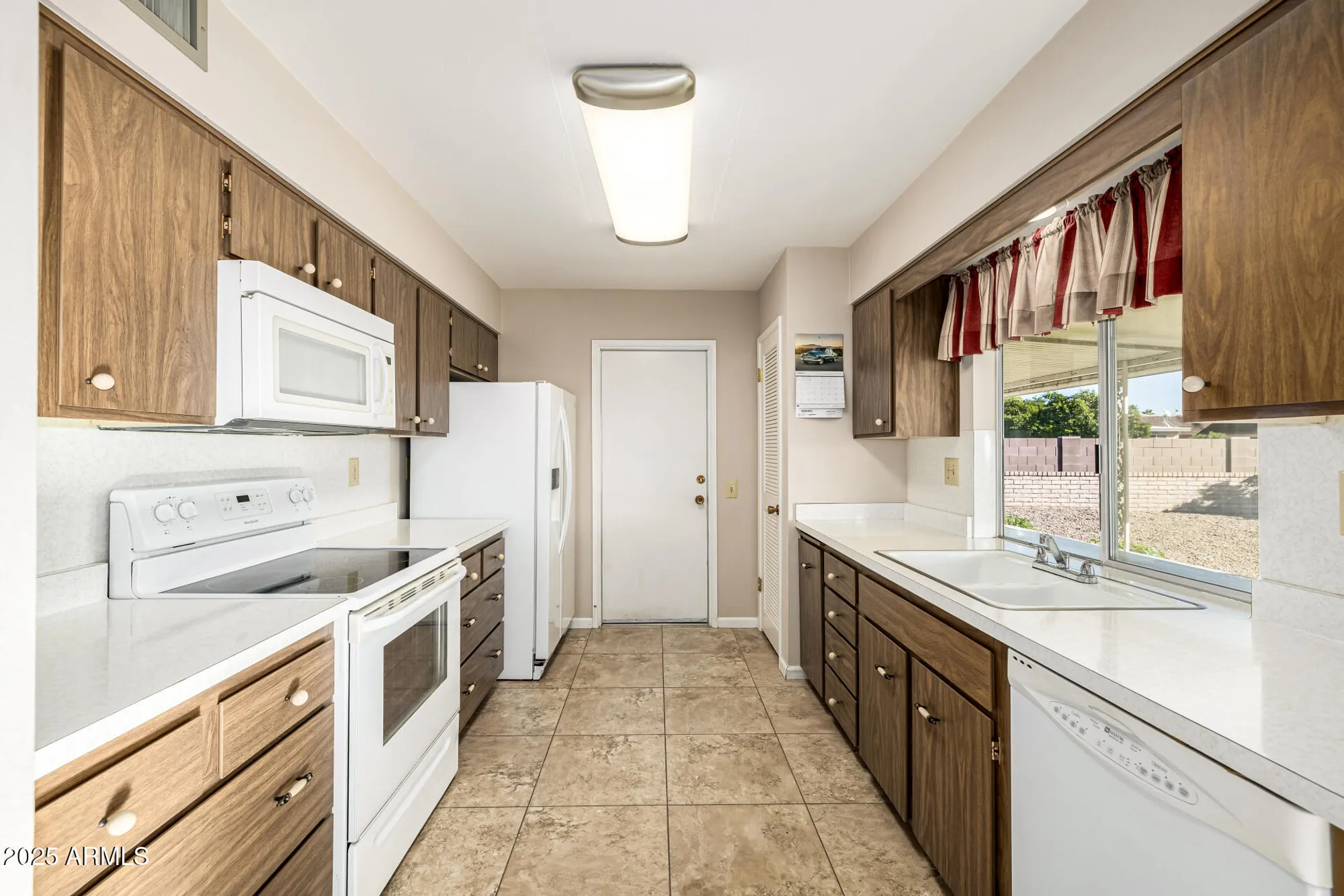 Property Slideshow image 25 of 34 | 10461 w sutters gold ln, Sun City, AZ, 85351