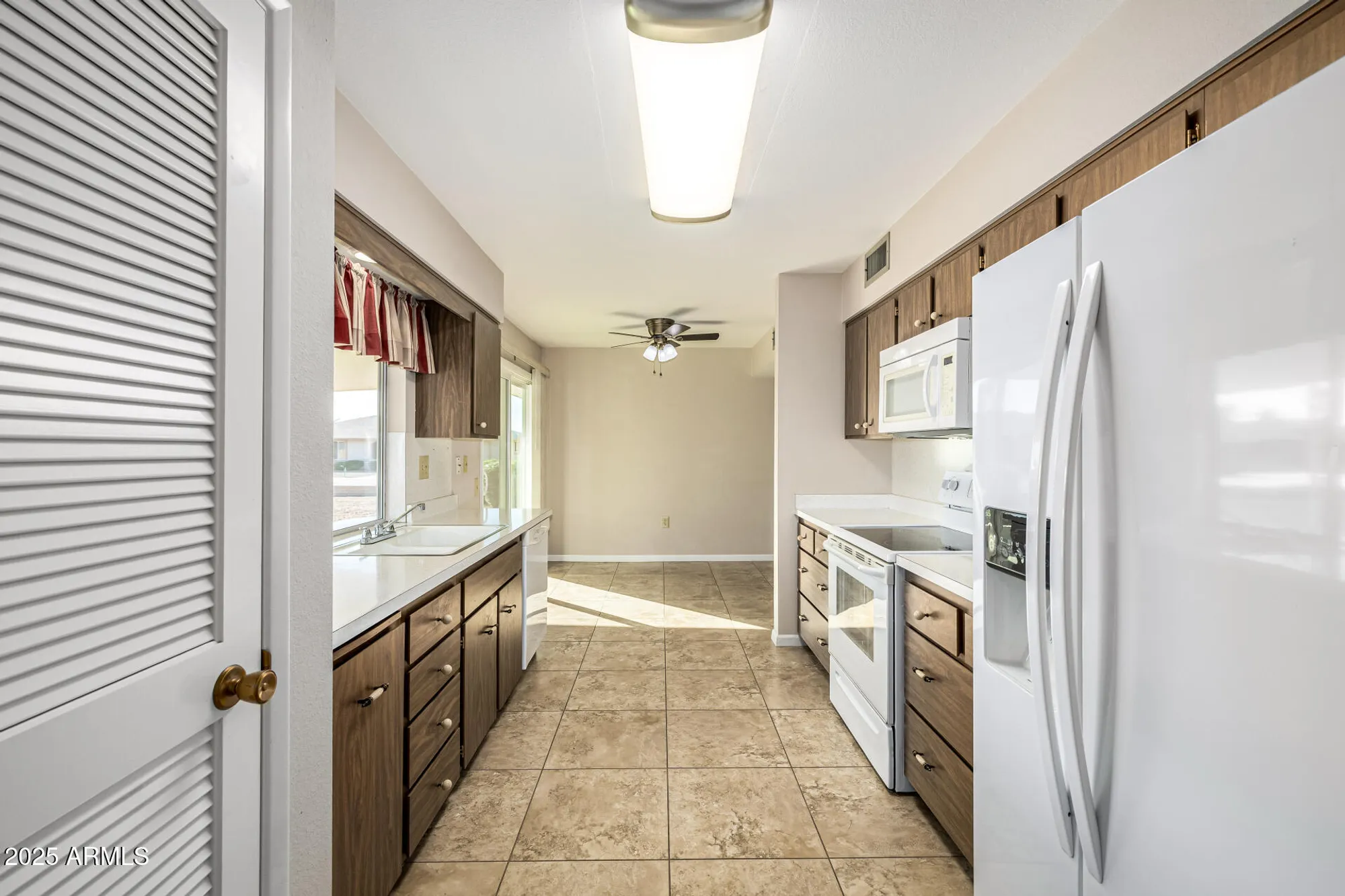 Property Slideshow image 24 of 34 | 10461 w sutters gold ln, Sun City, AZ, 85351