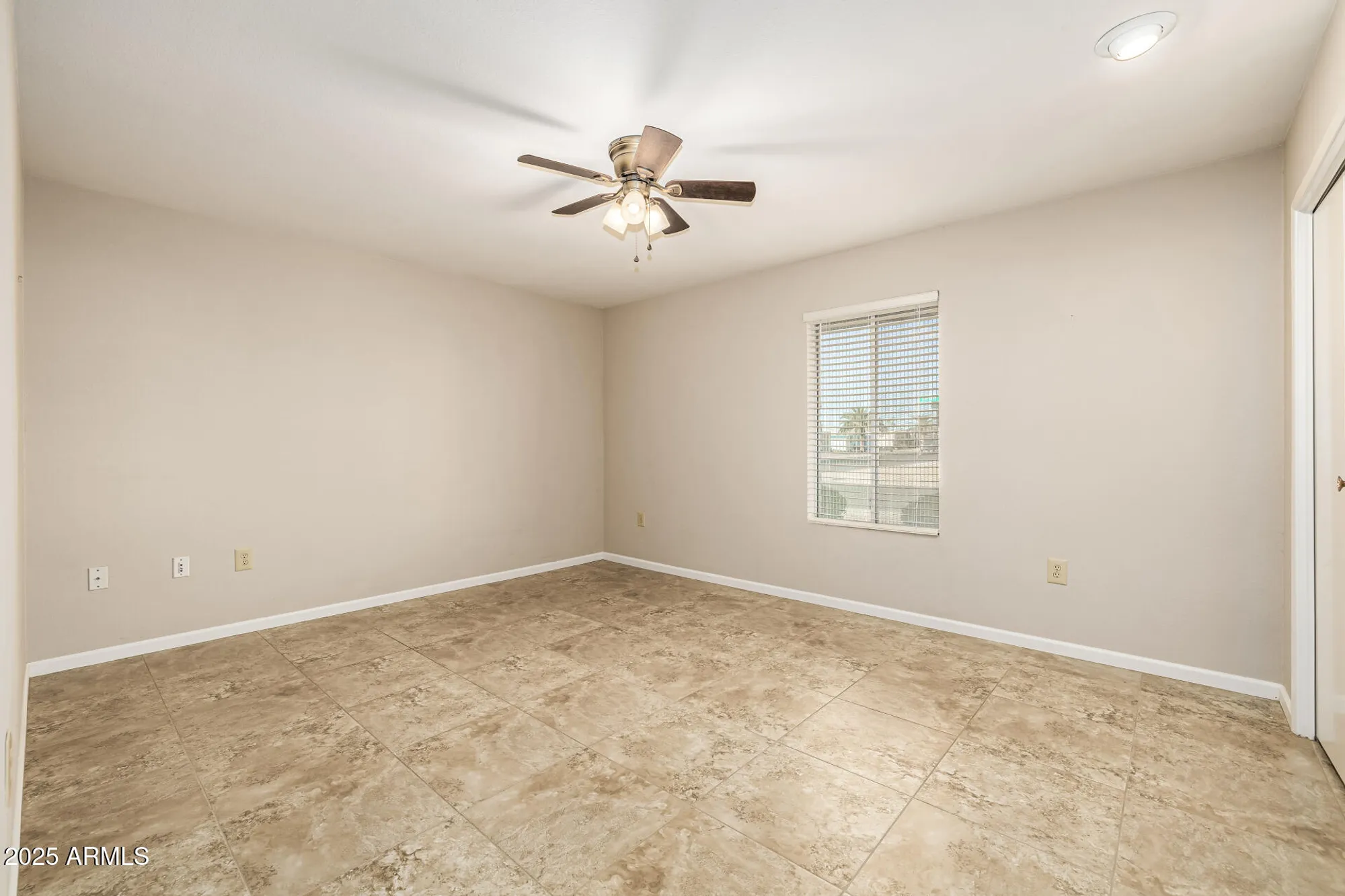 Property Slideshow image 10 of 34 | 10461 w sutters gold ln, Sun City, AZ, 85351