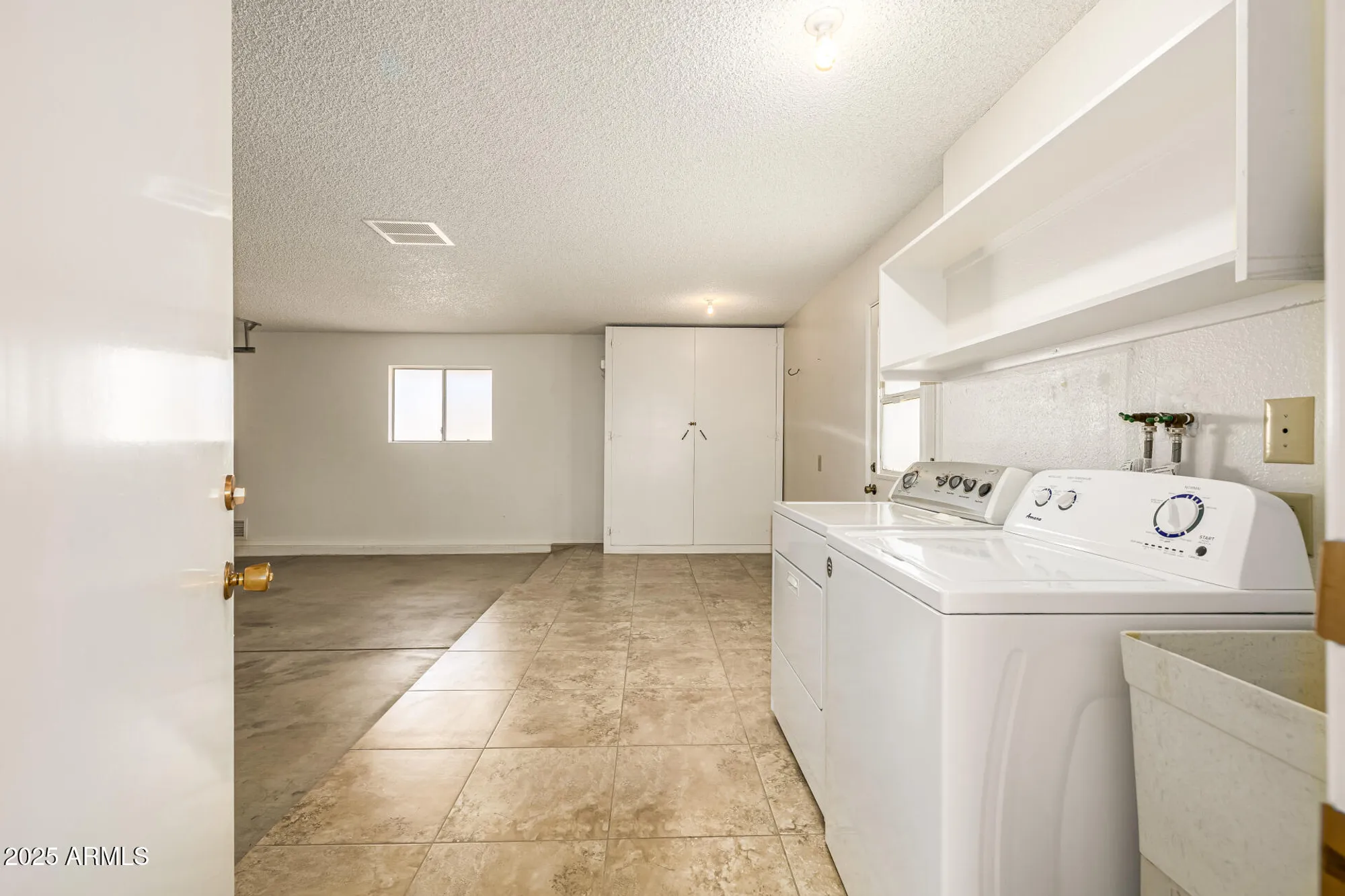 Property Slideshow image 12 of 34 | 10461 w sutters gold ln, Sun City, AZ, 85351