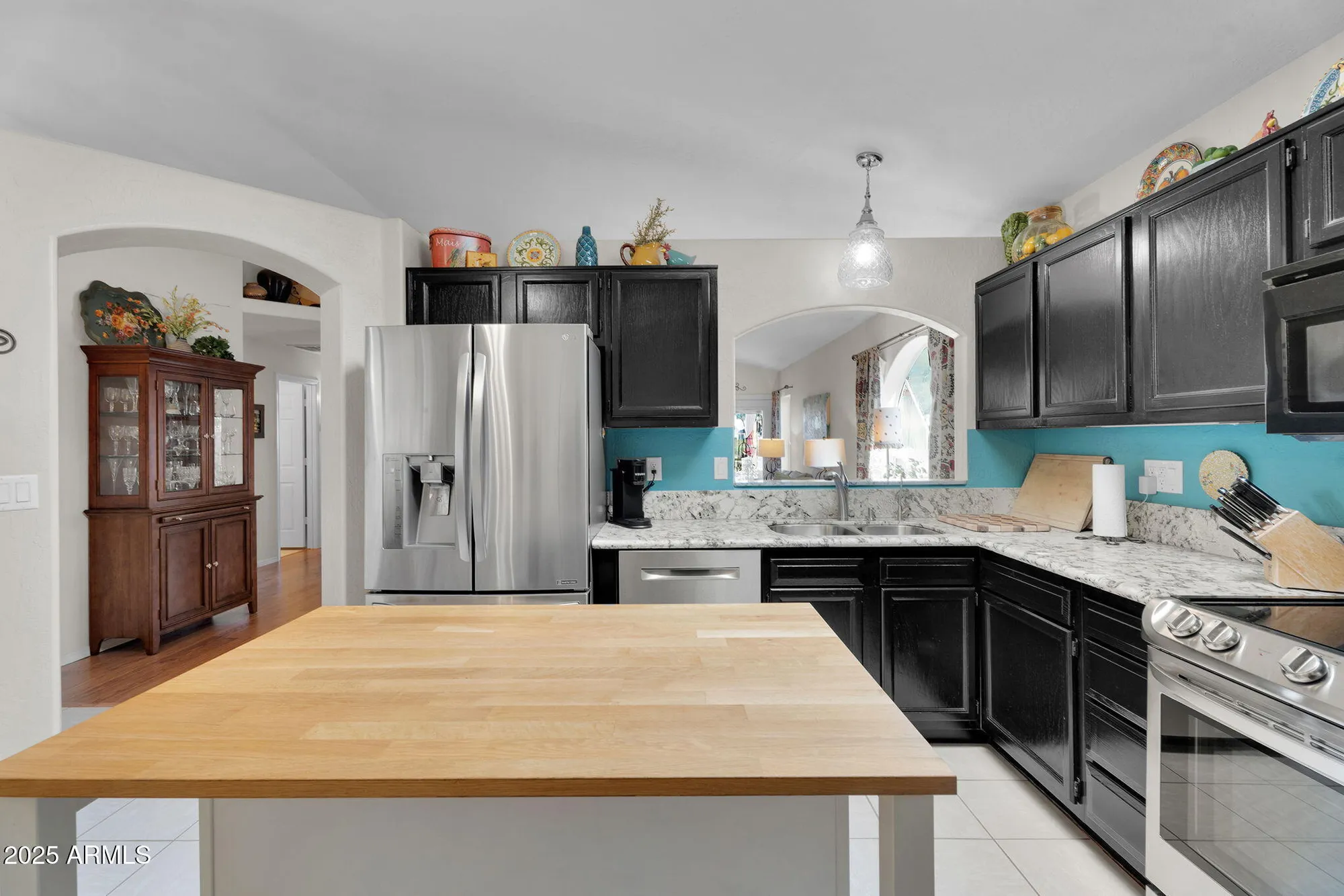 Property Slideshow image 8 of 35 | 4632 e shomi st, Phoenix, AZ, 85044