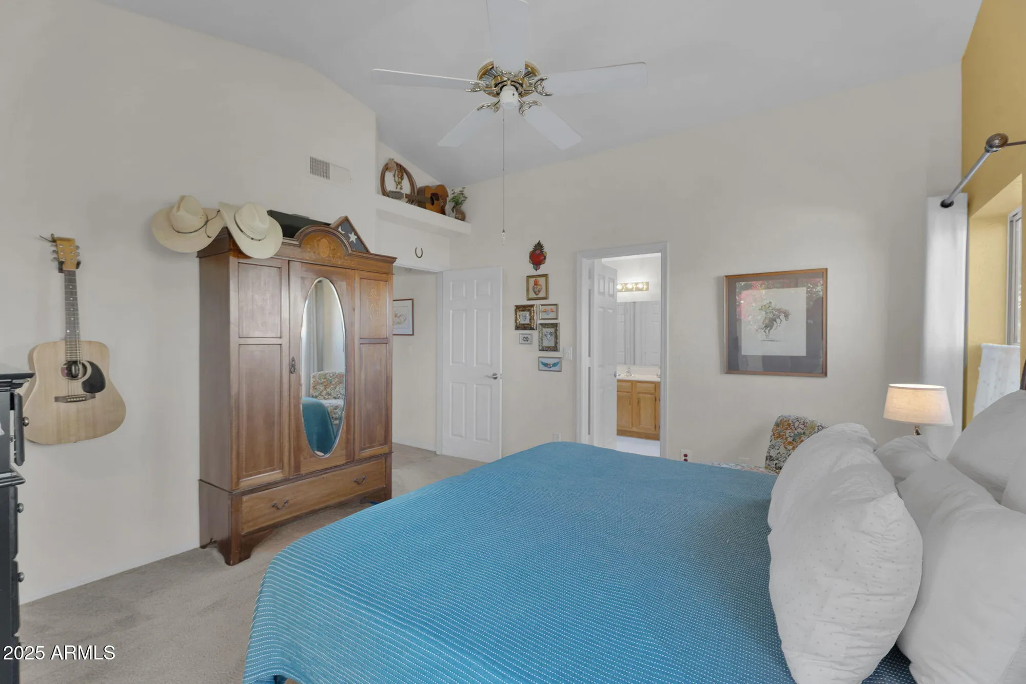 Property Slideshow image 13 of 35 | 4632 e shomi st, Phoenix, AZ, 85044