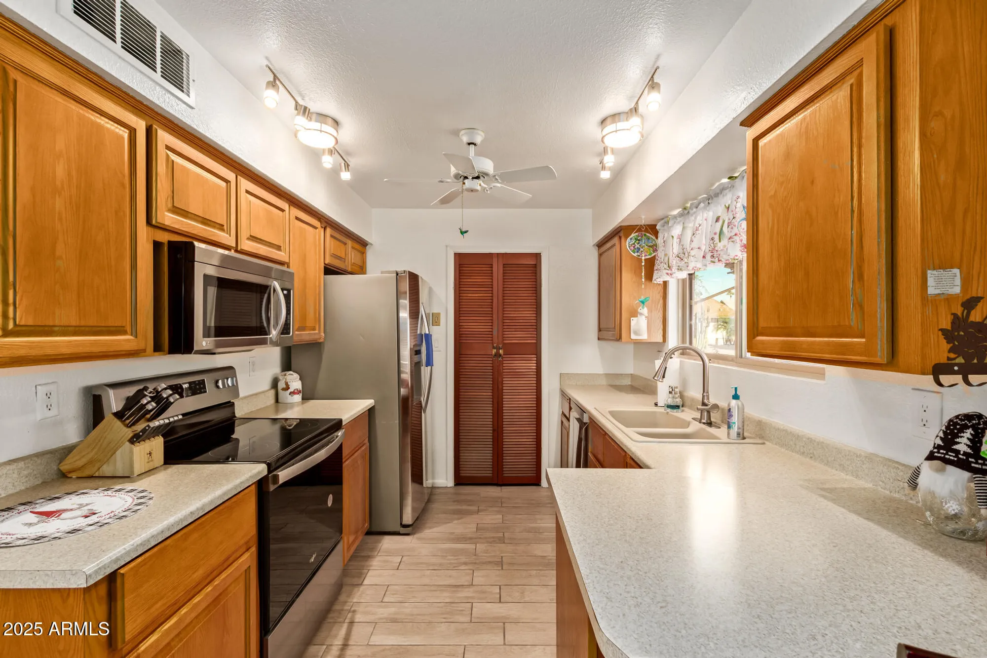 Property Slideshow image 6 of 34 | 7857 e fay ave, Mesa, AZ, 85208