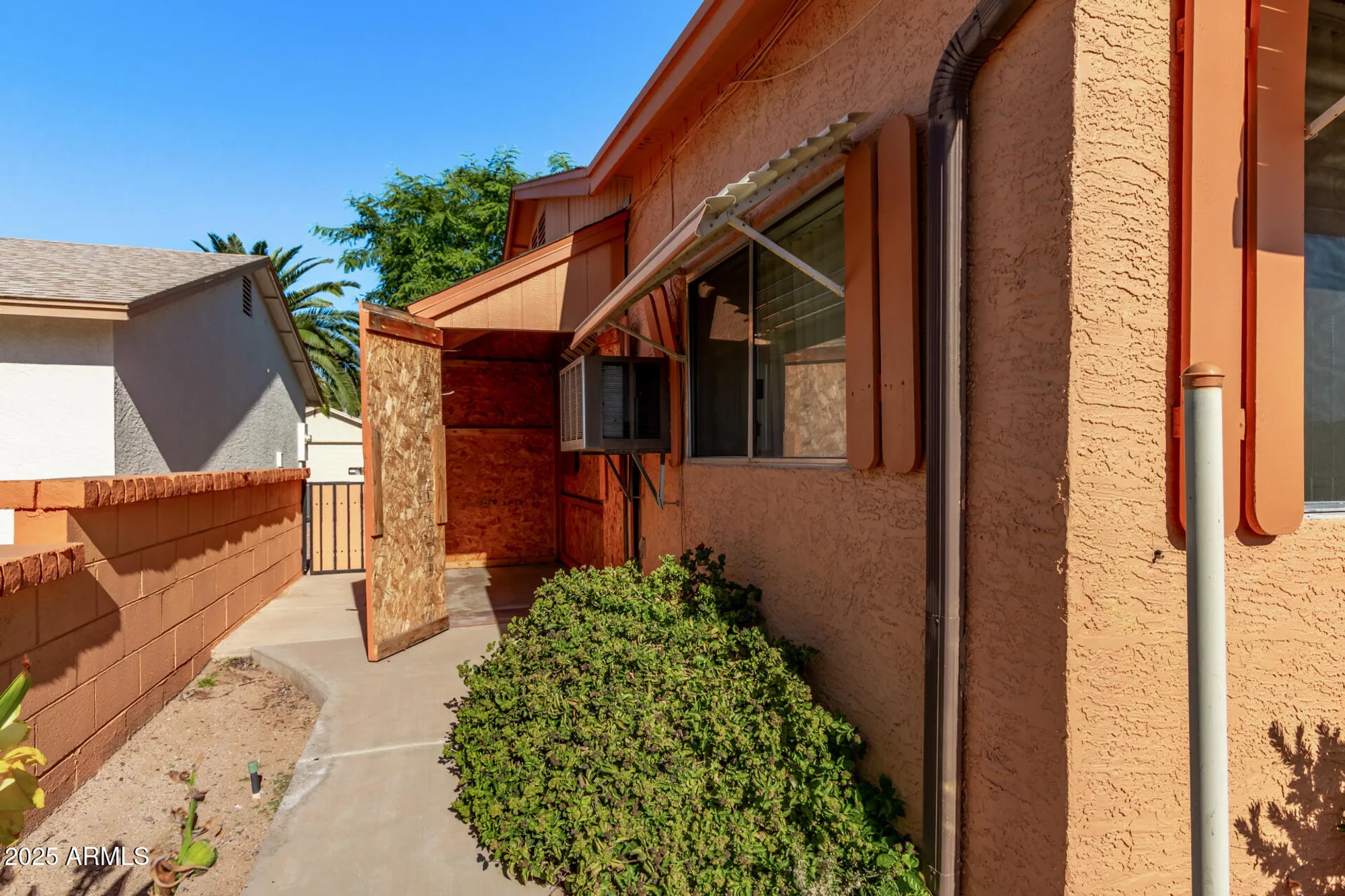 Property Slideshow image 27 of 34 | 7857 e fay ave, Mesa, AZ, 85208
