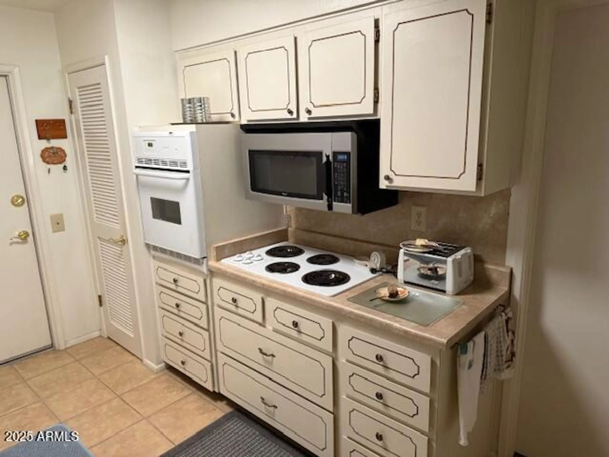 Property Slideshow image 3 of 11 | 9909 w sandstone dr, Sun City, AZ, 85351