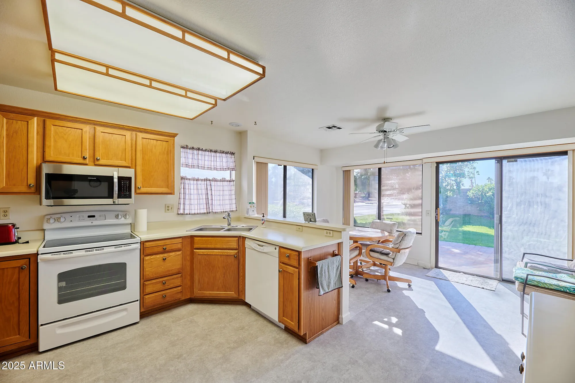 Property Slideshow image 3 of 31 | 20202 n medallion ct, Sun City West, AZ, 85375