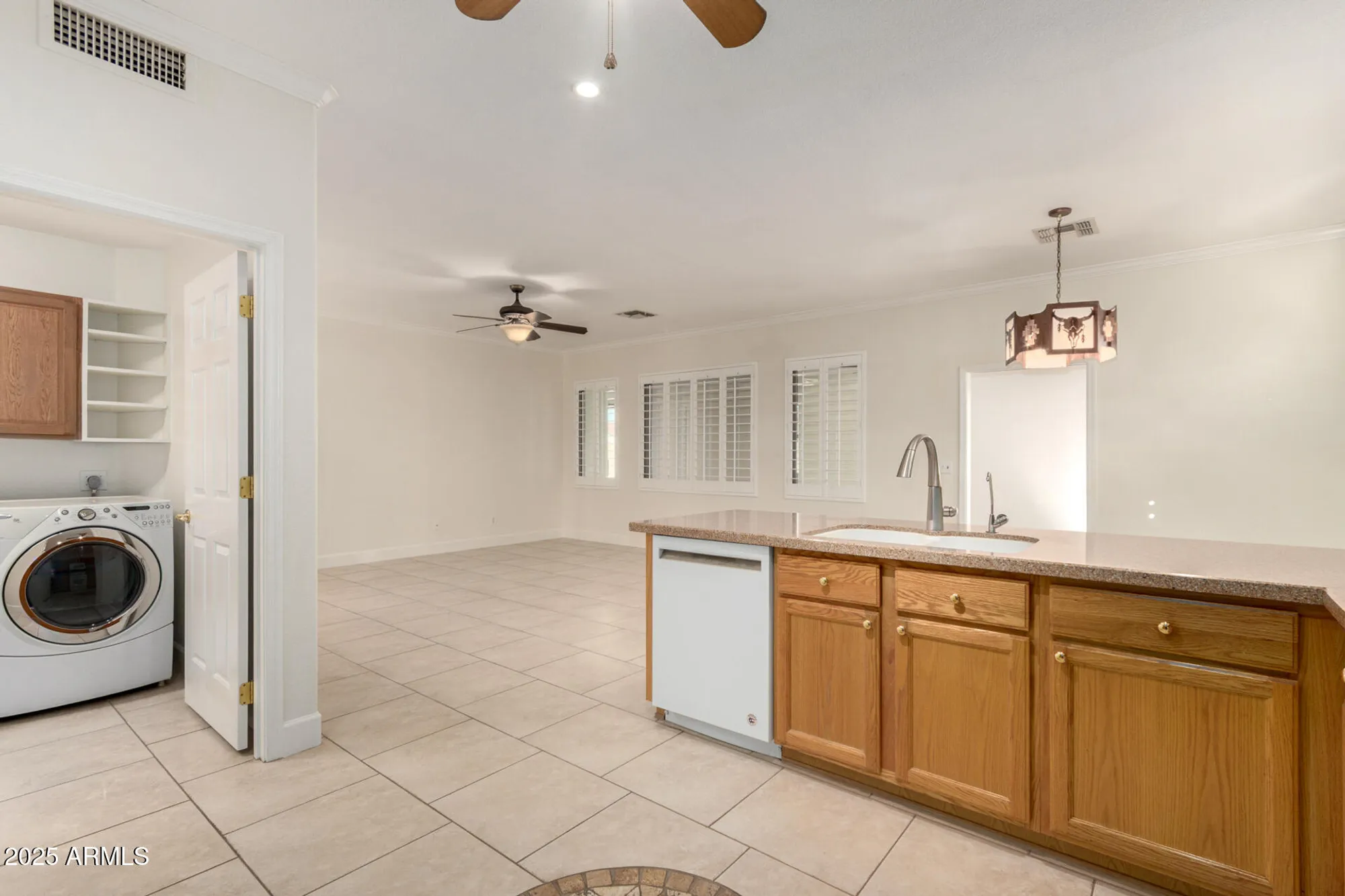 Property Slideshow image 11 of 44 | 1410 e county down dr, Chandler, AZ, 85249