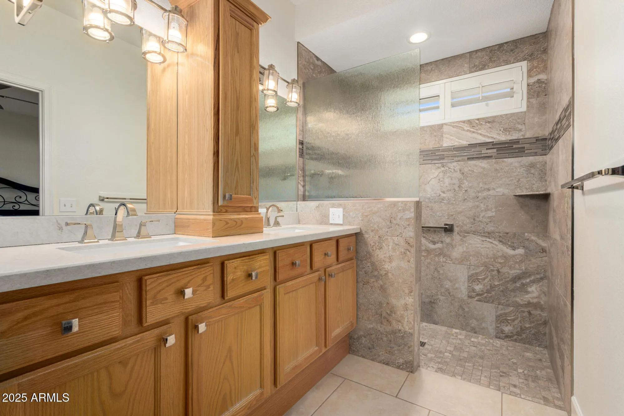 Property Slideshow image 14 of 44 | 1410 e county down dr, Chandler, AZ, 85249