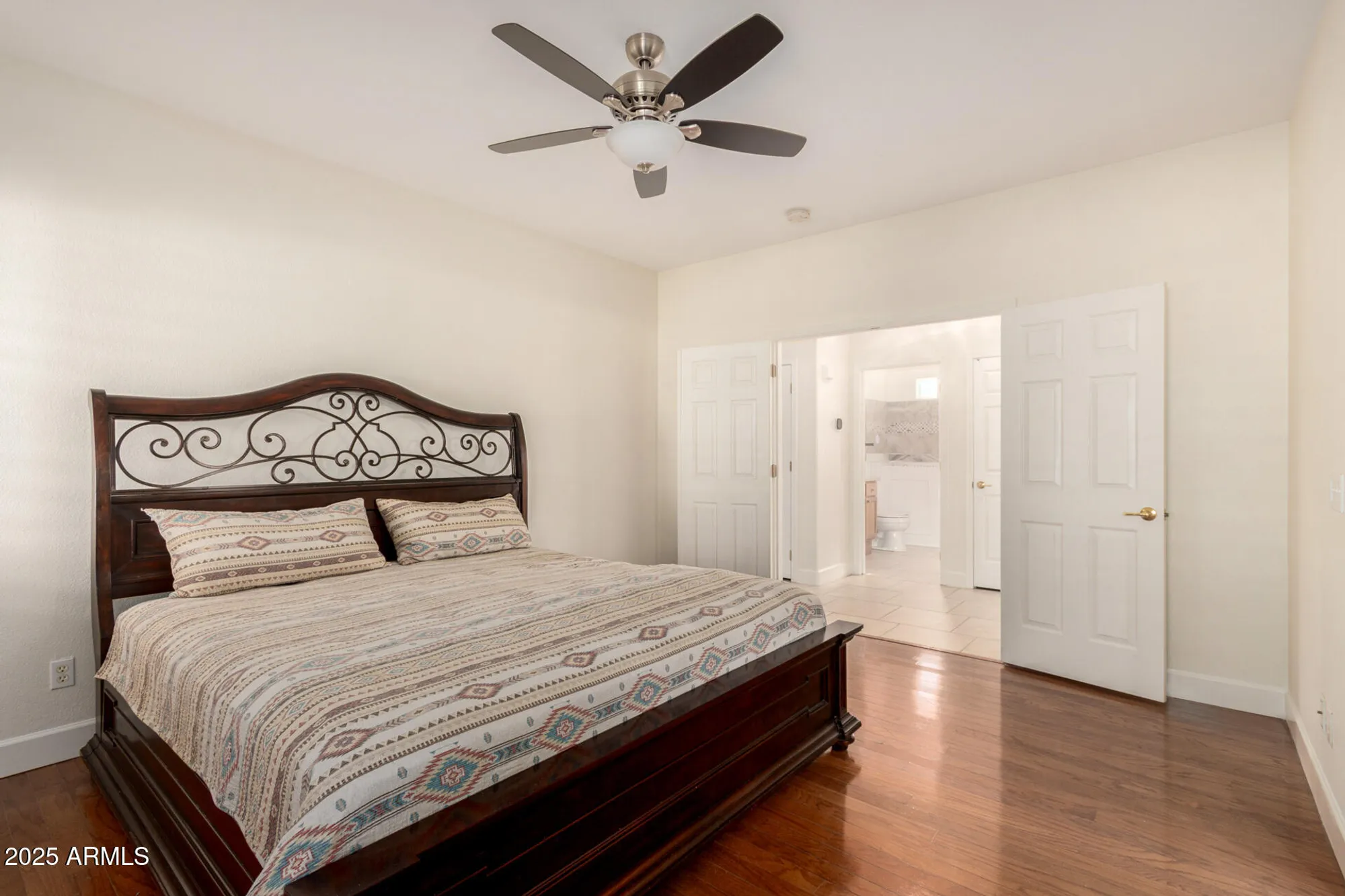 Property Slideshow image 13 of 44 | 1410 e county down dr, Chandler, AZ, 85249