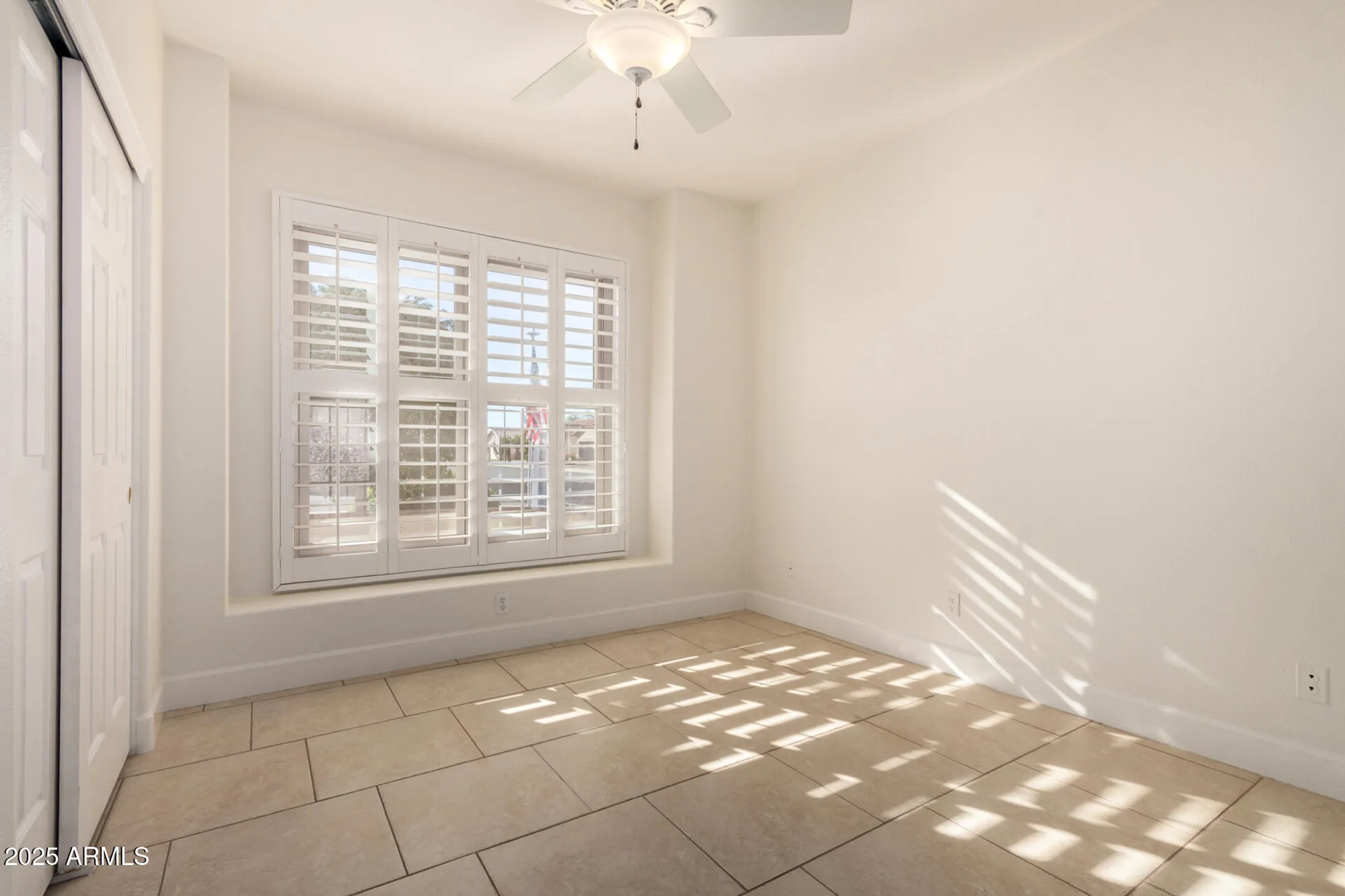 Property Slideshow image 18 of 44 | 1410 e county down dr, Chandler, AZ, 85249