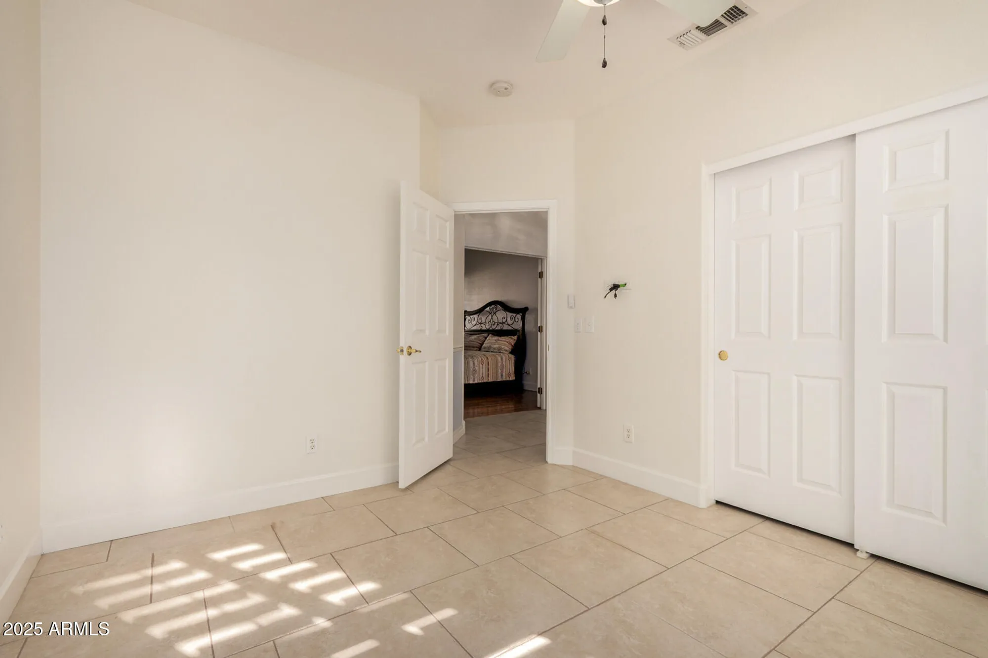 Property Slideshow image 19 of 44 | 1410 e county down dr, Chandler, AZ, 85249
