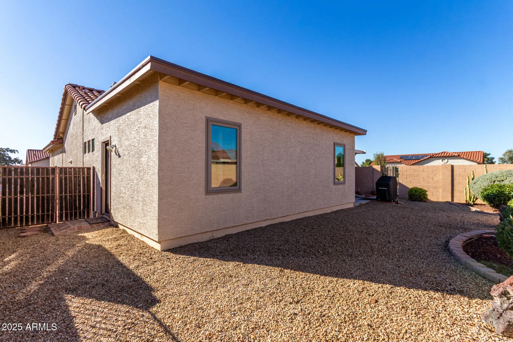 Property Slideshow image 25 of 44 | 1410 e county down dr, Chandler, AZ, 85249