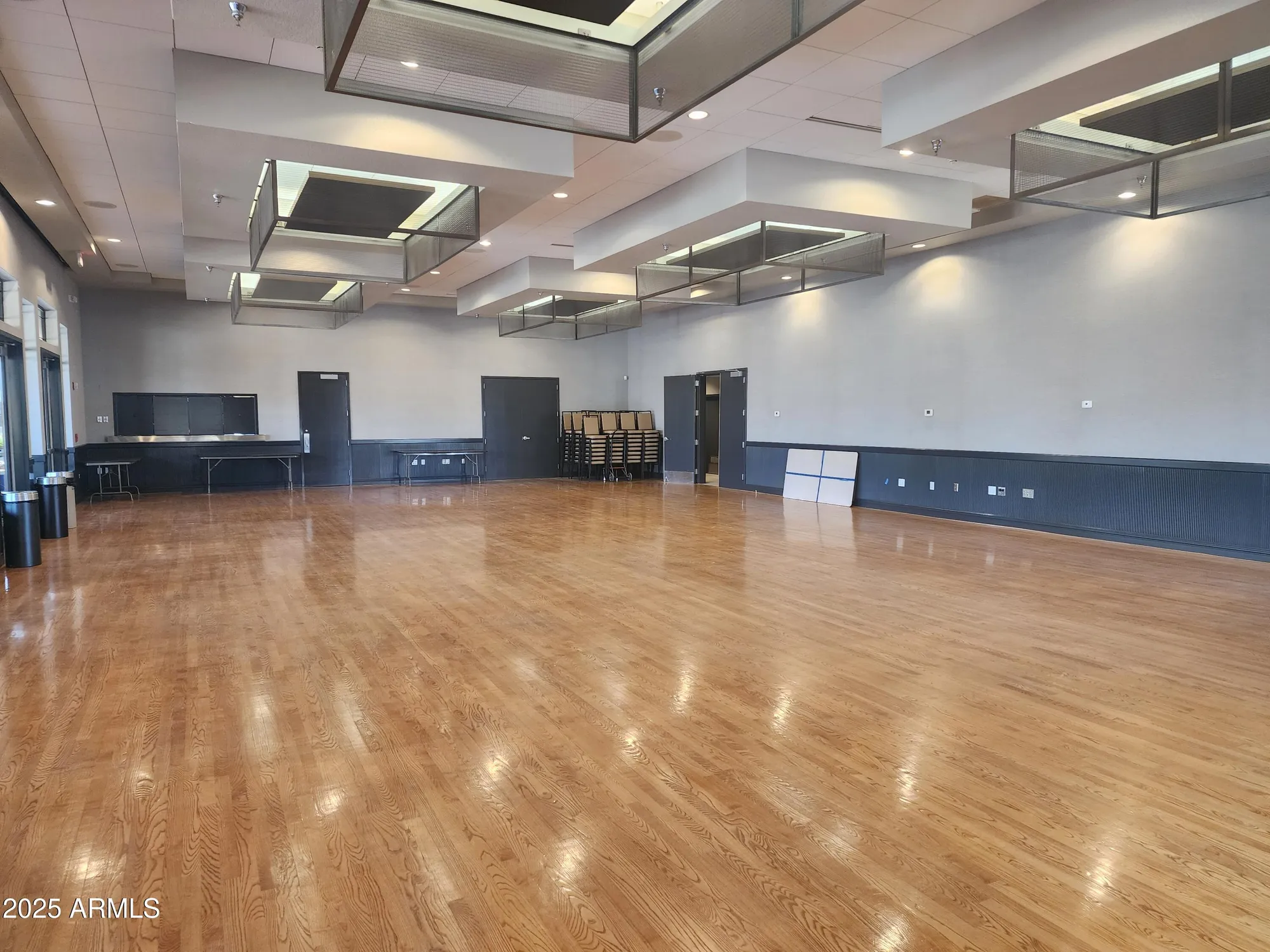 Property Slideshow image 35 of 44 | 1410 e county down dr, Chandler, AZ, 85249