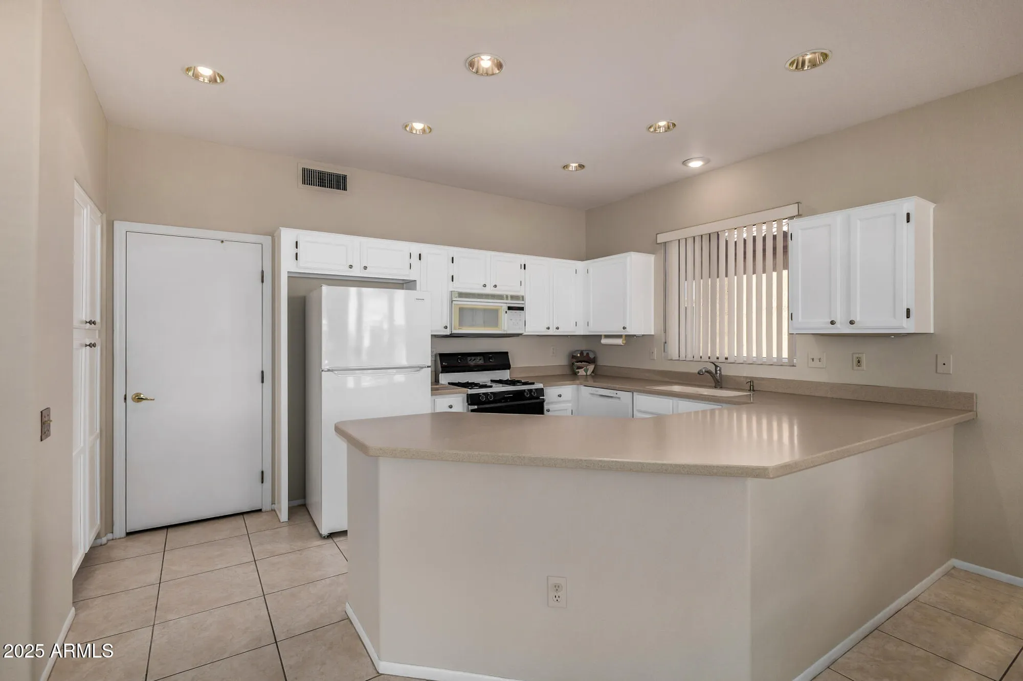 Property Slideshow image 20 of 38 | 15924 w falcon ridge dr, Sun City West, AZ, 85375