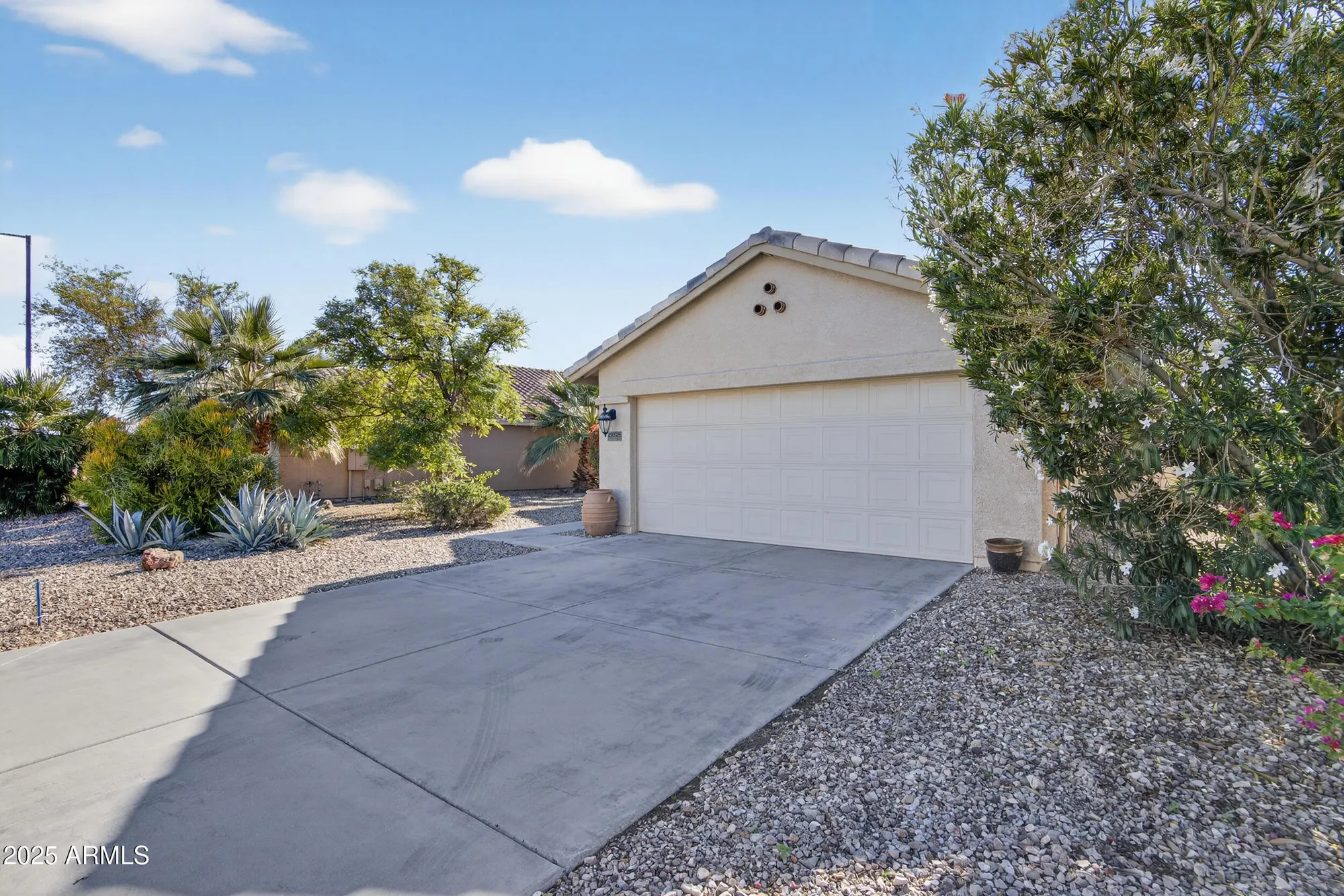 Property Slideshow image 10 of 47 | 23325 w arrow dr, Buckeye, AZ, 85326