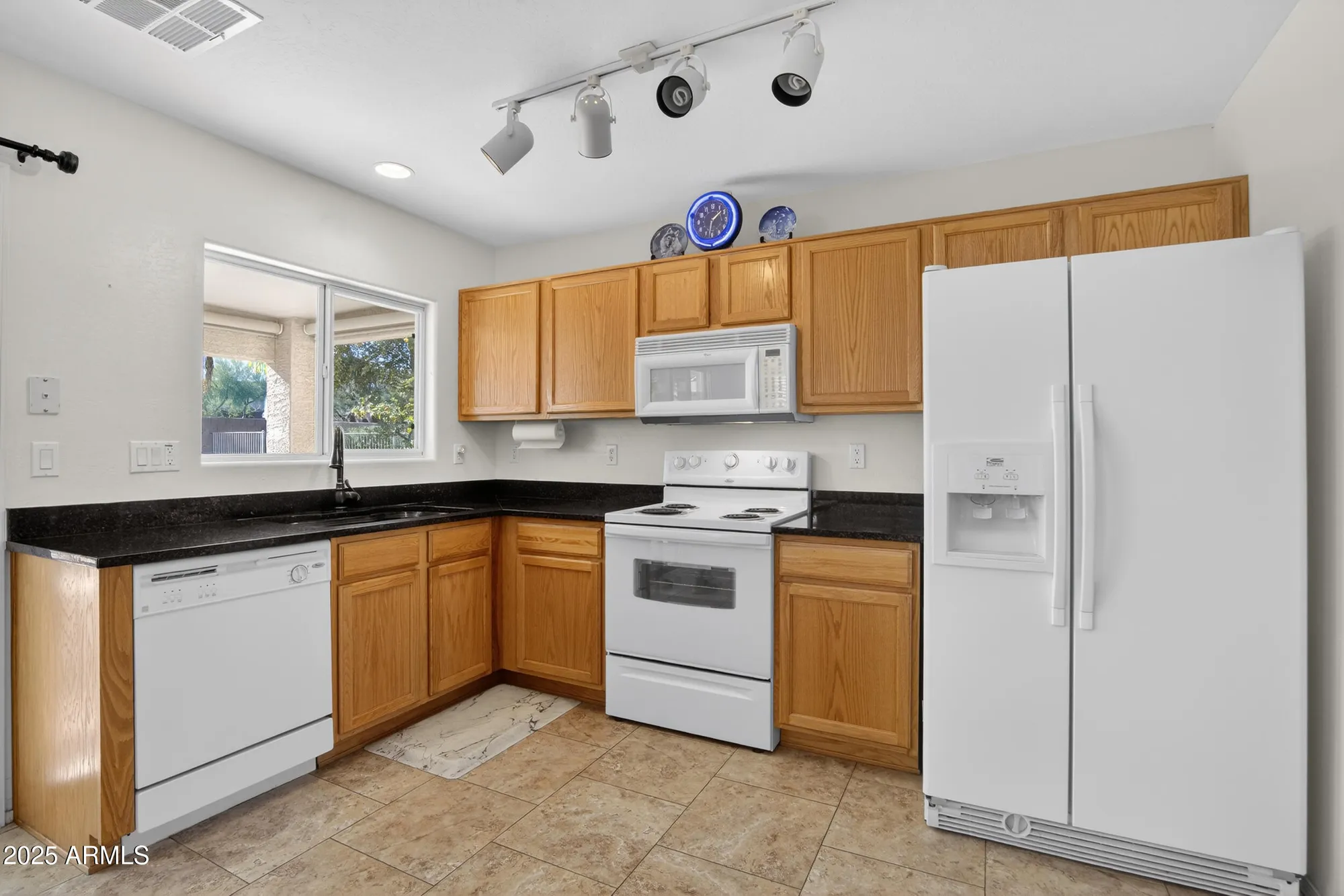 Property Slideshow image 16 of 47 | 23325 w arrow dr, Buckeye, AZ, 85326