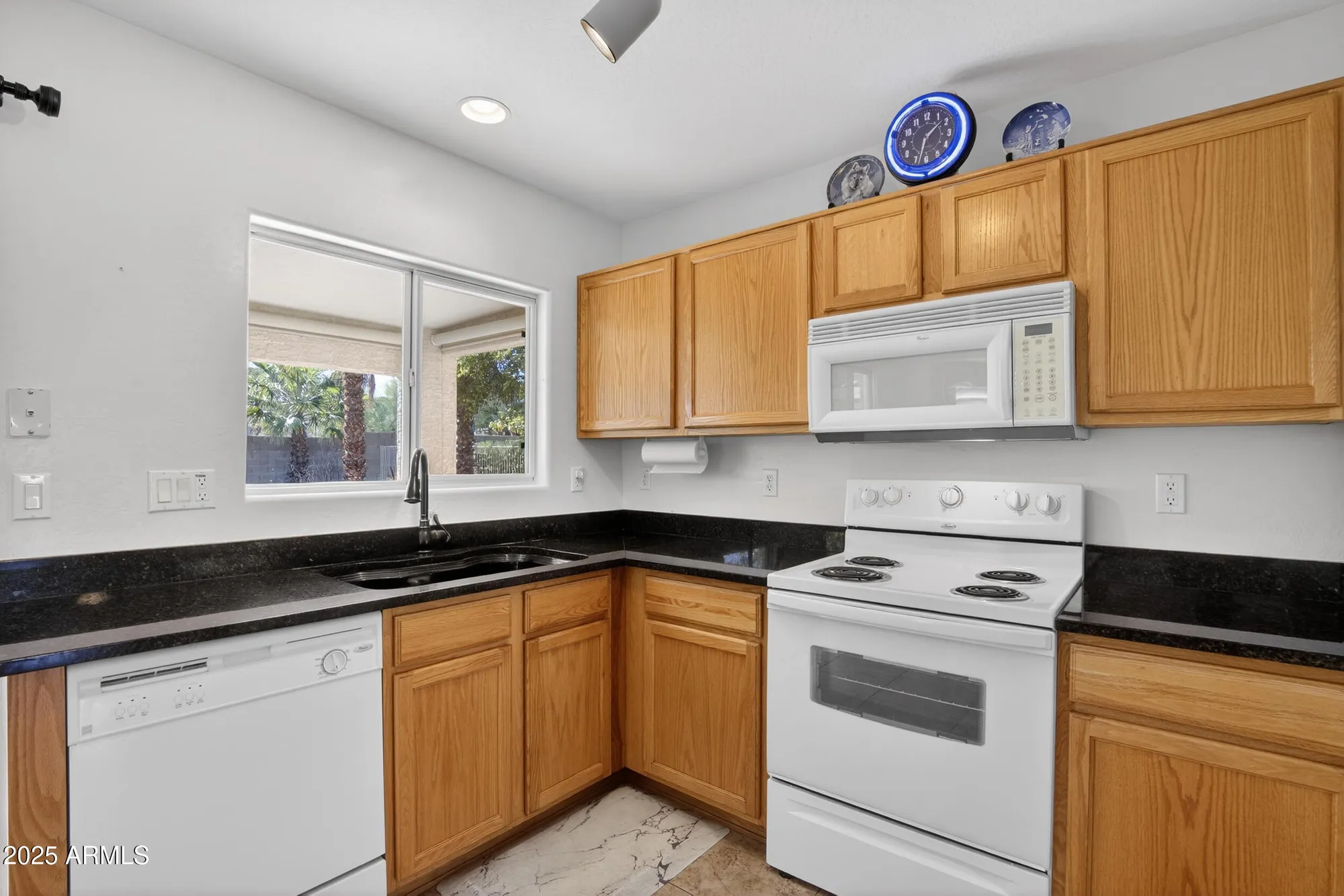 Property Slideshow image 17 of 47 | 23325 w arrow dr, Buckeye, AZ, 85326