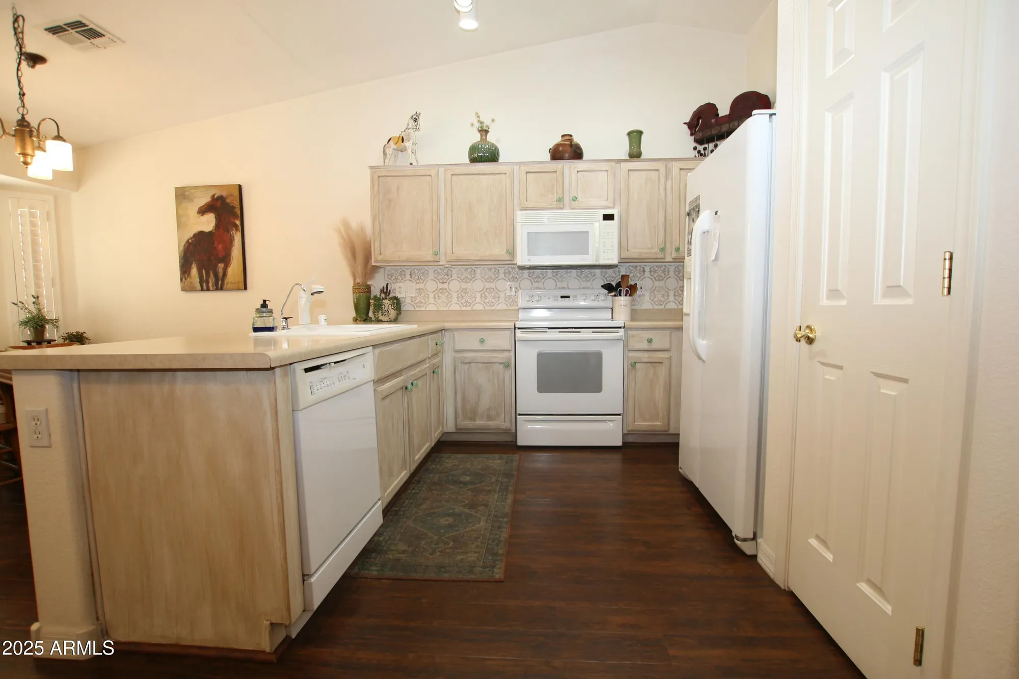 Property Slideshow image 8 of 47 | 6390 s granite dr, Chandler, AZ, 85249