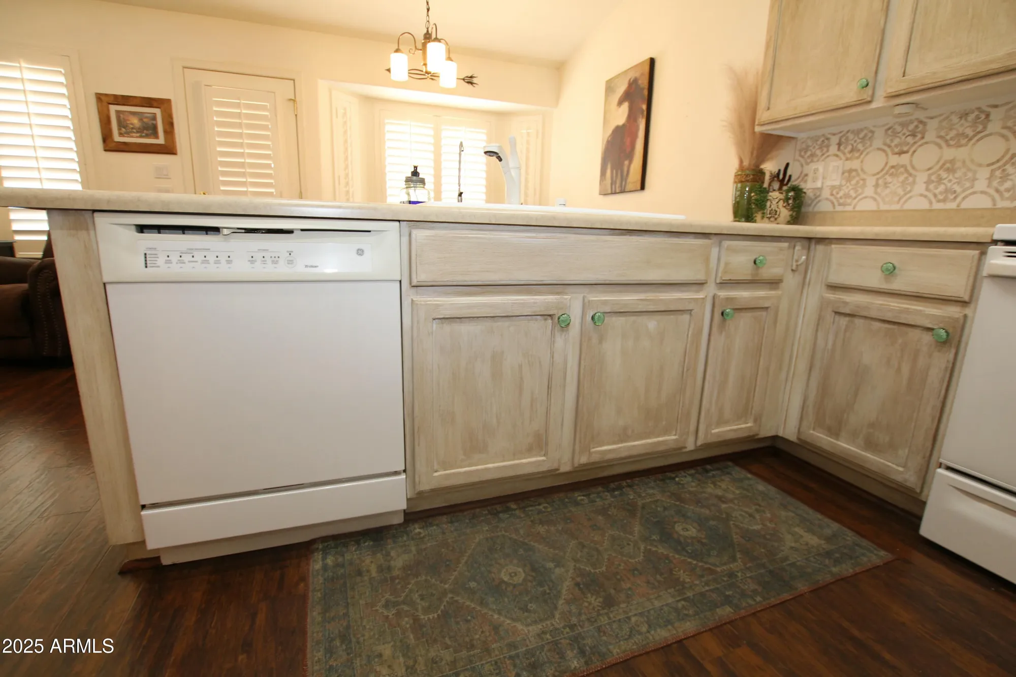 Property Slideshow image 9 of 47 | 6390 s granite dr, Chandler, AZ, 85249