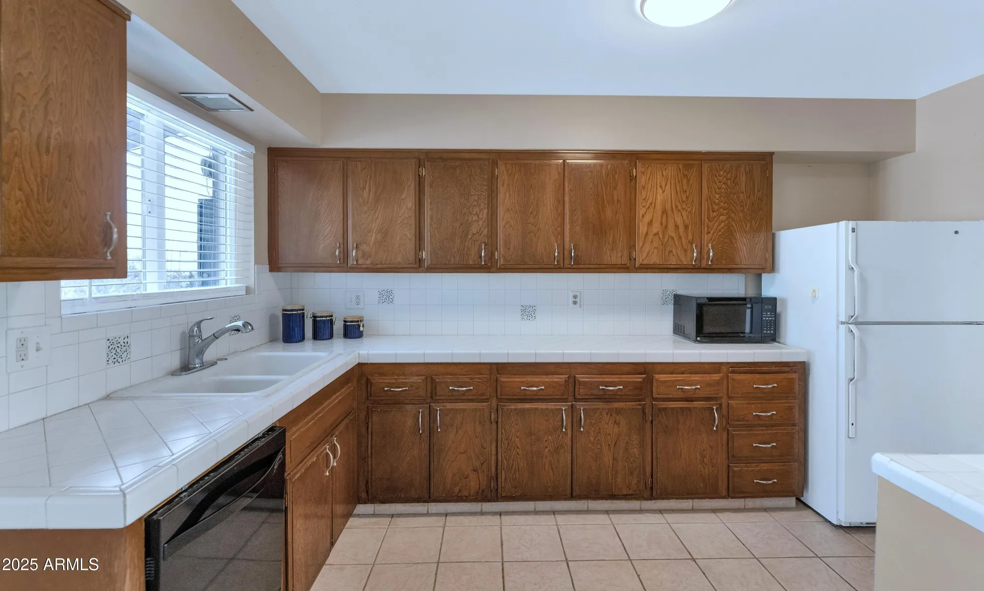 Property Slideshow image 4 of 33 | 10126 w desert hills dr, Sun City, AZ, 85351