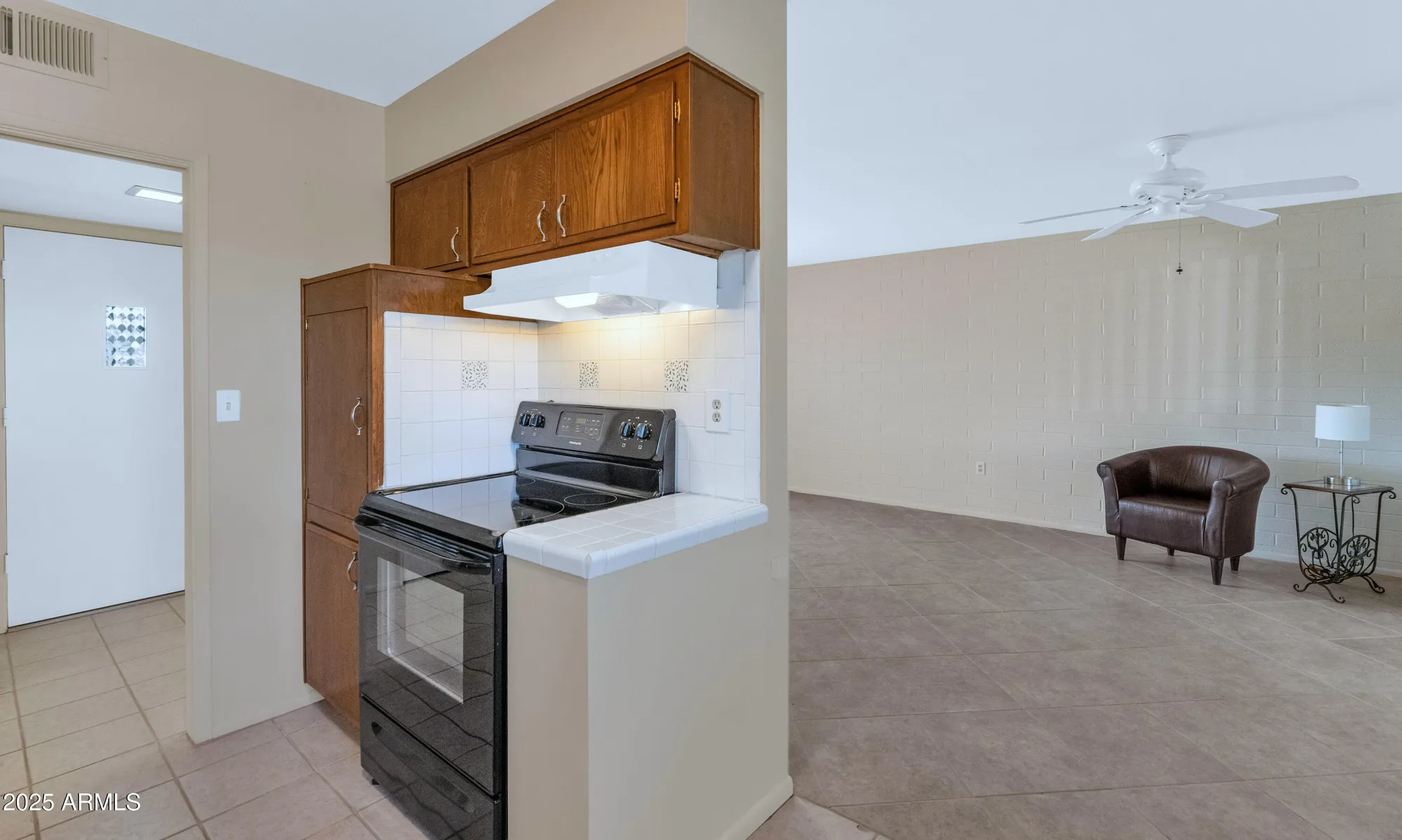 Property Slideshow image 7 of 33 | 10126 w desert hills dr, Sun City, AZ, 85351