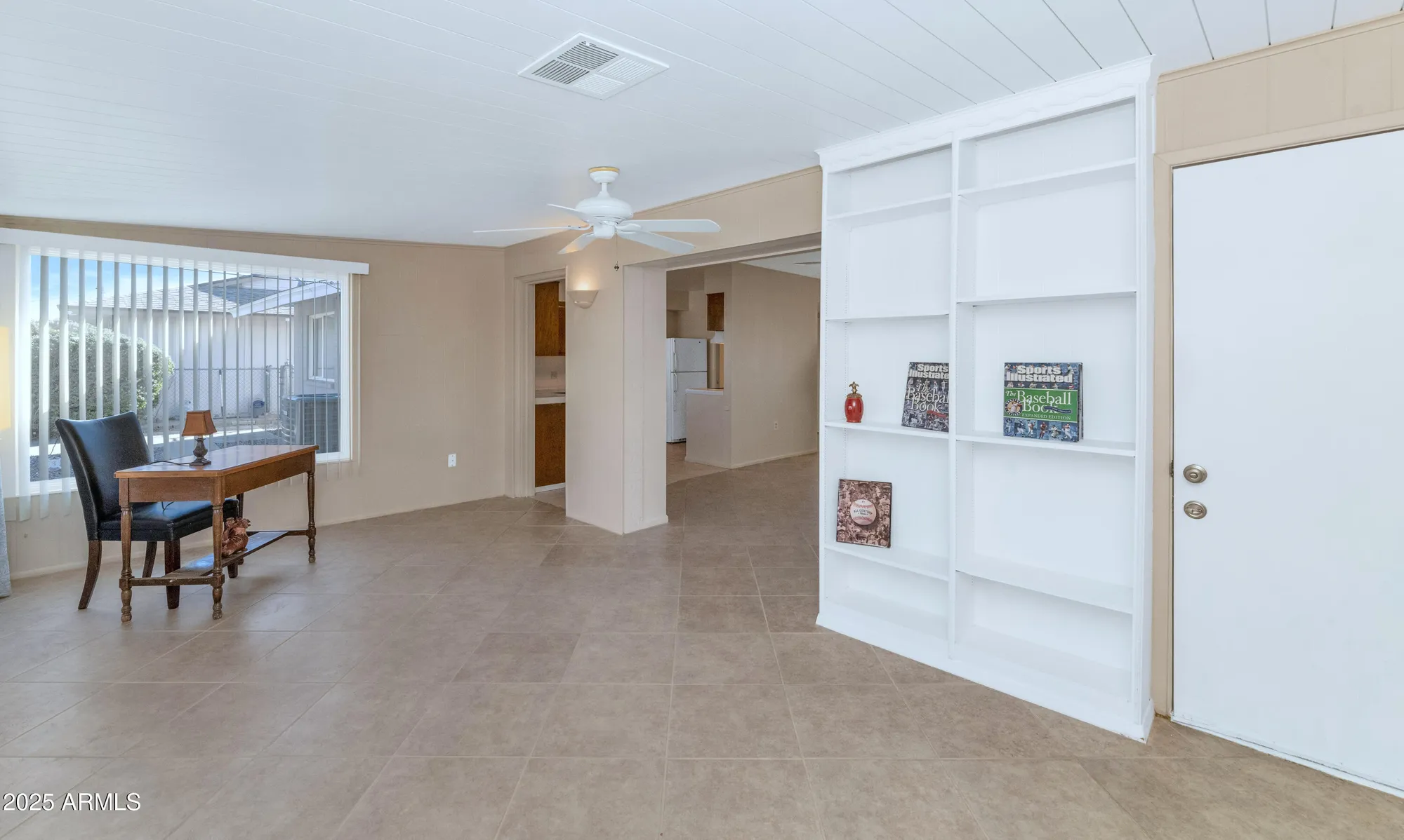 Property Slideshow image 10 of 33 | 10126 w desert hills dr, Sun City, AZ, 85351