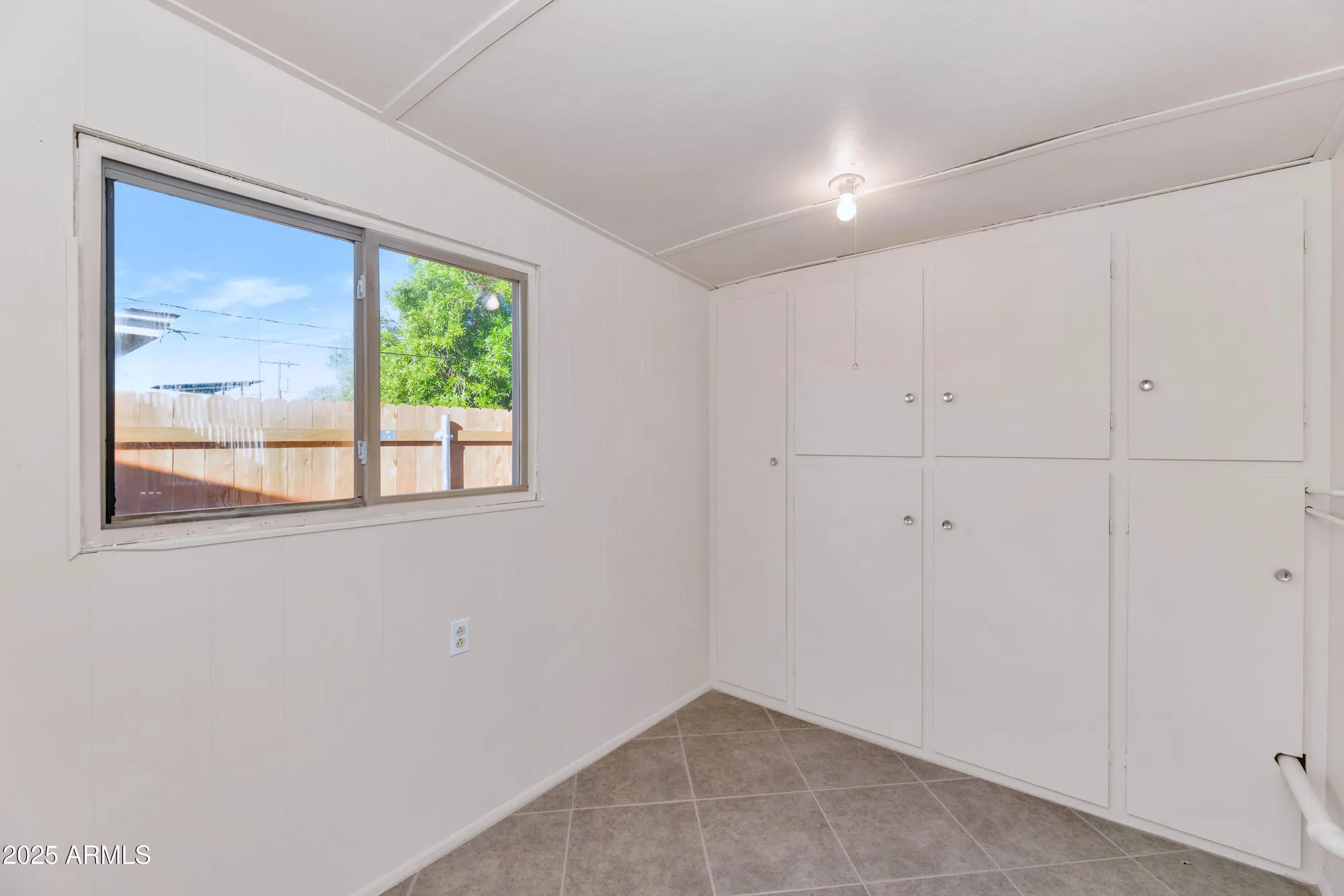 Property Slideshow image 24 of 33 | 10126 w desert hills dr, Sun City, AZ, 85351