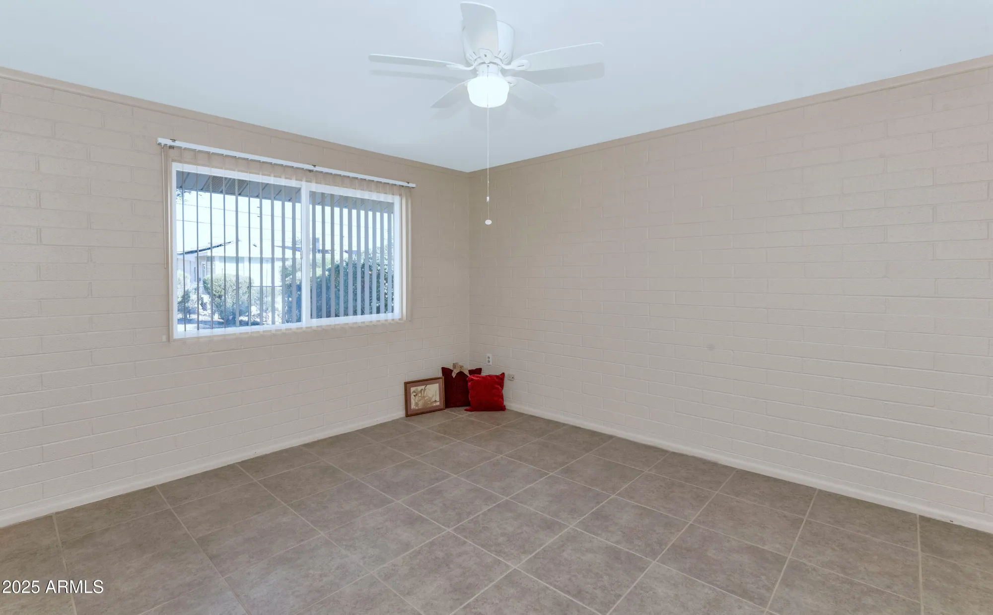 Property Slideshow image 16 of 33 | 10126 w desert hills dr, Sun City, AZ, 85351