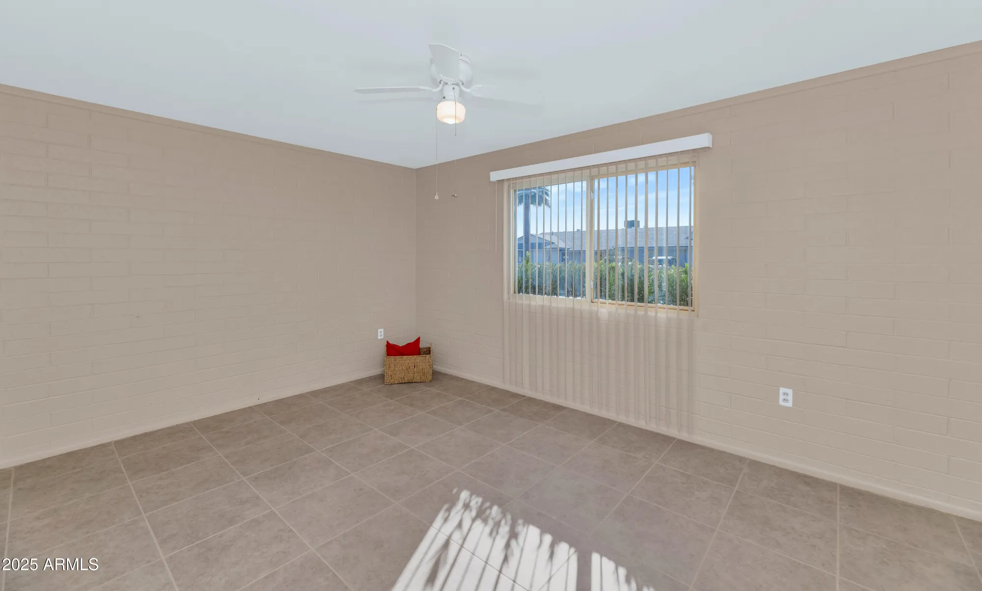 Property Slideshow image 14 of 33 | 10126 w desert hills dr, Sun City, AZ, 85351