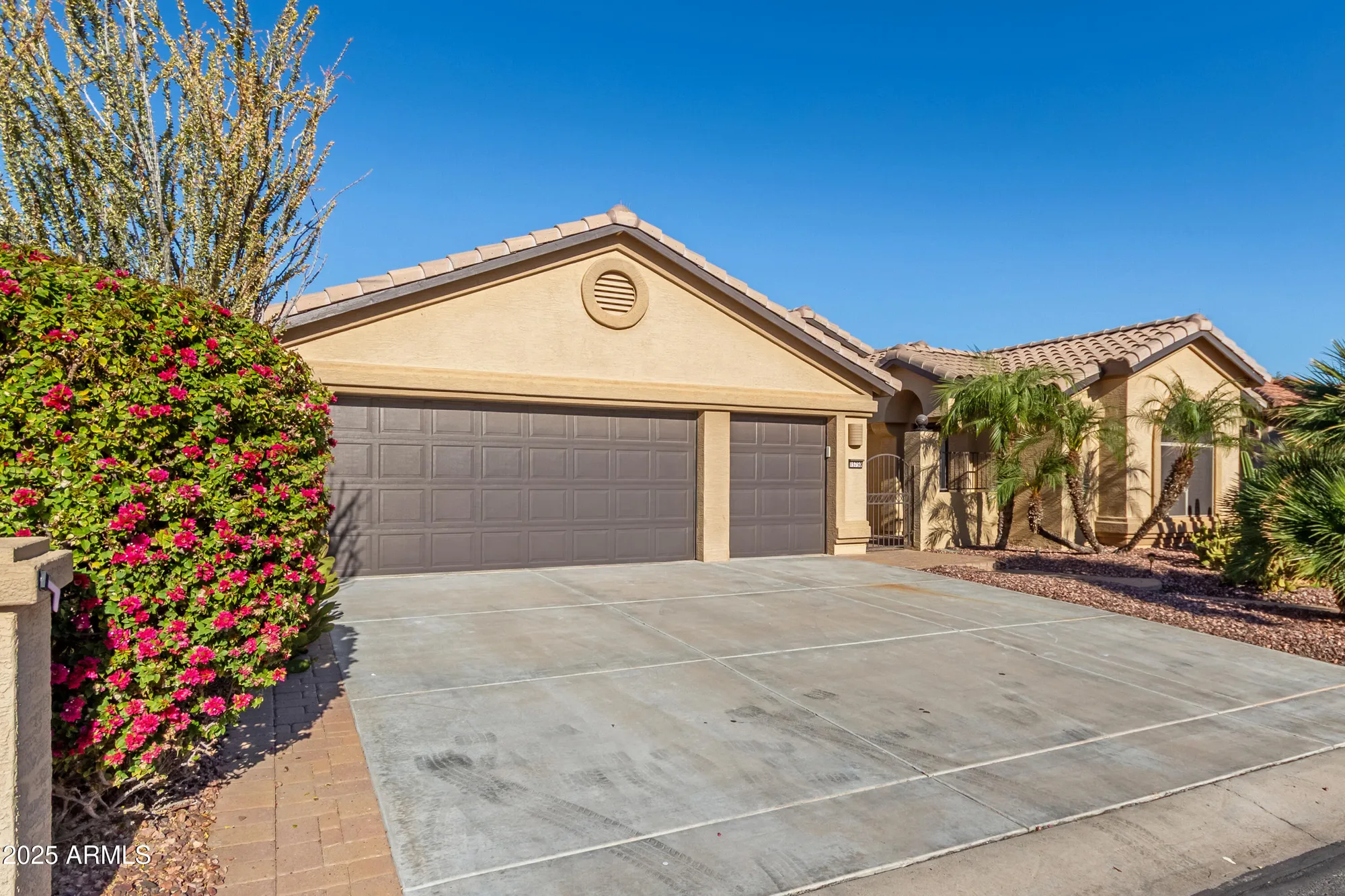 Property Slideshow image 2 of 46 | 15750 w avalon dr, Goodyear, AZ, 85395