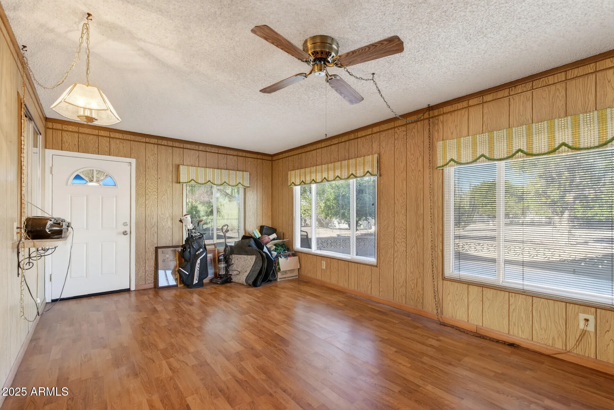 Property Slideshow image 19 of 41 | 11034 w crestbrook dr, Sun City, AZ, 85351