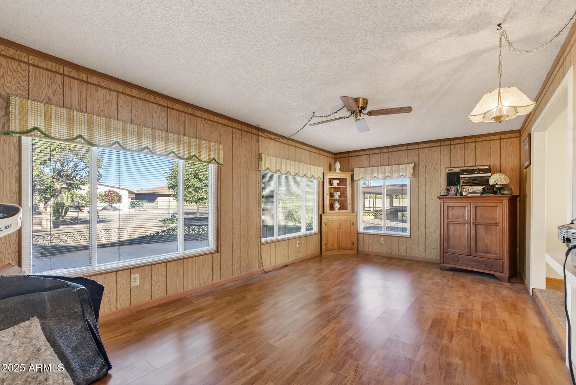 Property Slideshow image 20 of 41 | 11034 w crestbrook dr, Sun City, AZ, 85351