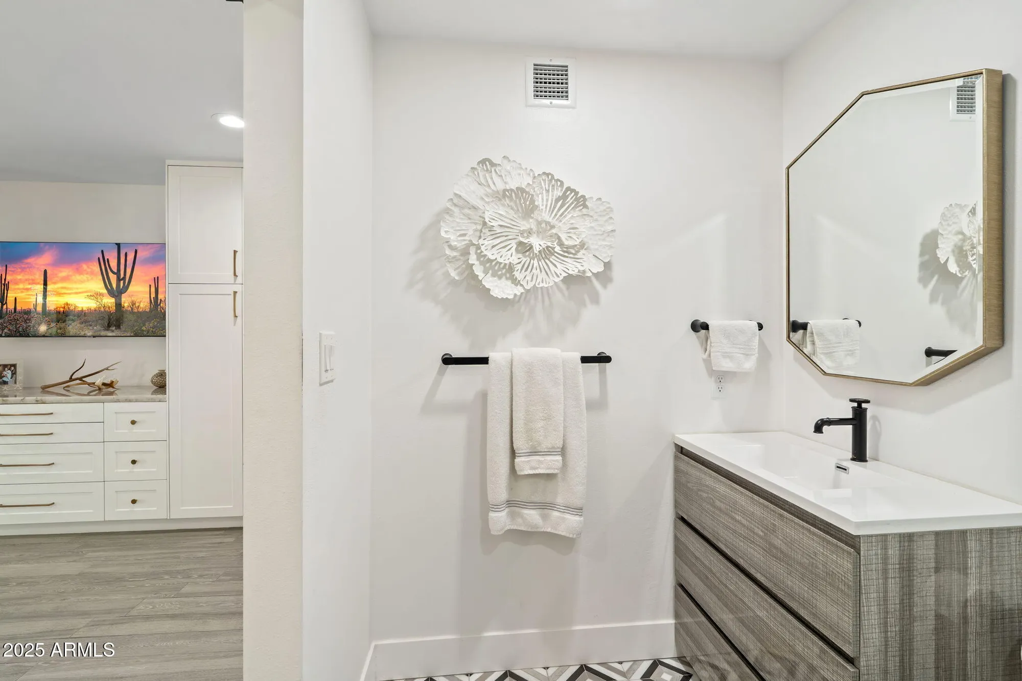 Property Slideshow image 25 of 61 | 7602 e northland dr, Scottsdale, AZ, 85251