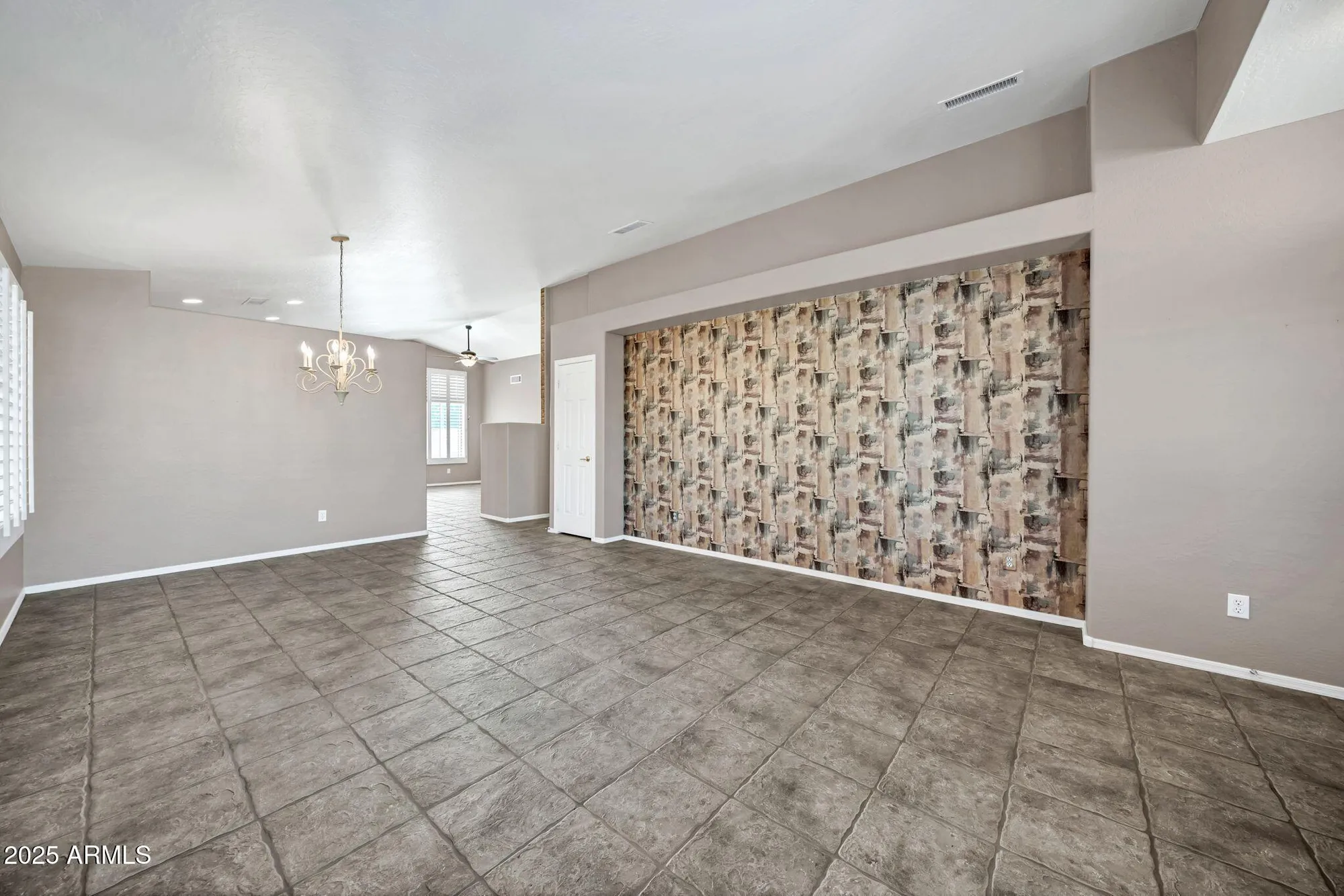 Property Slideshow image 7 of 40 | 10403 w tonopah dr, Peoria, AZ, 85382