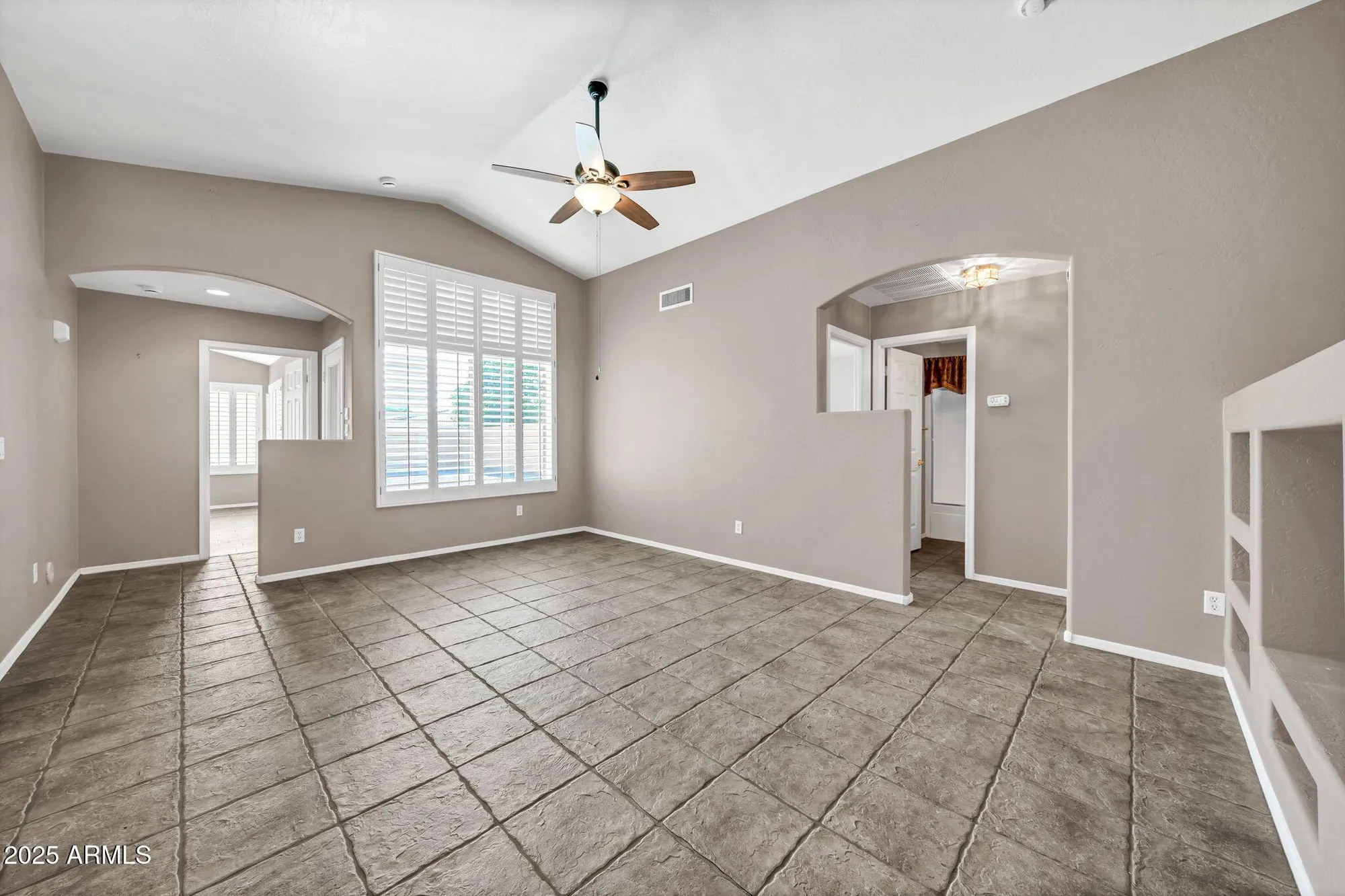 Property Slideshow image 5 of 40 | 10403 w tonopah dr, Peoria, AZ, 85382