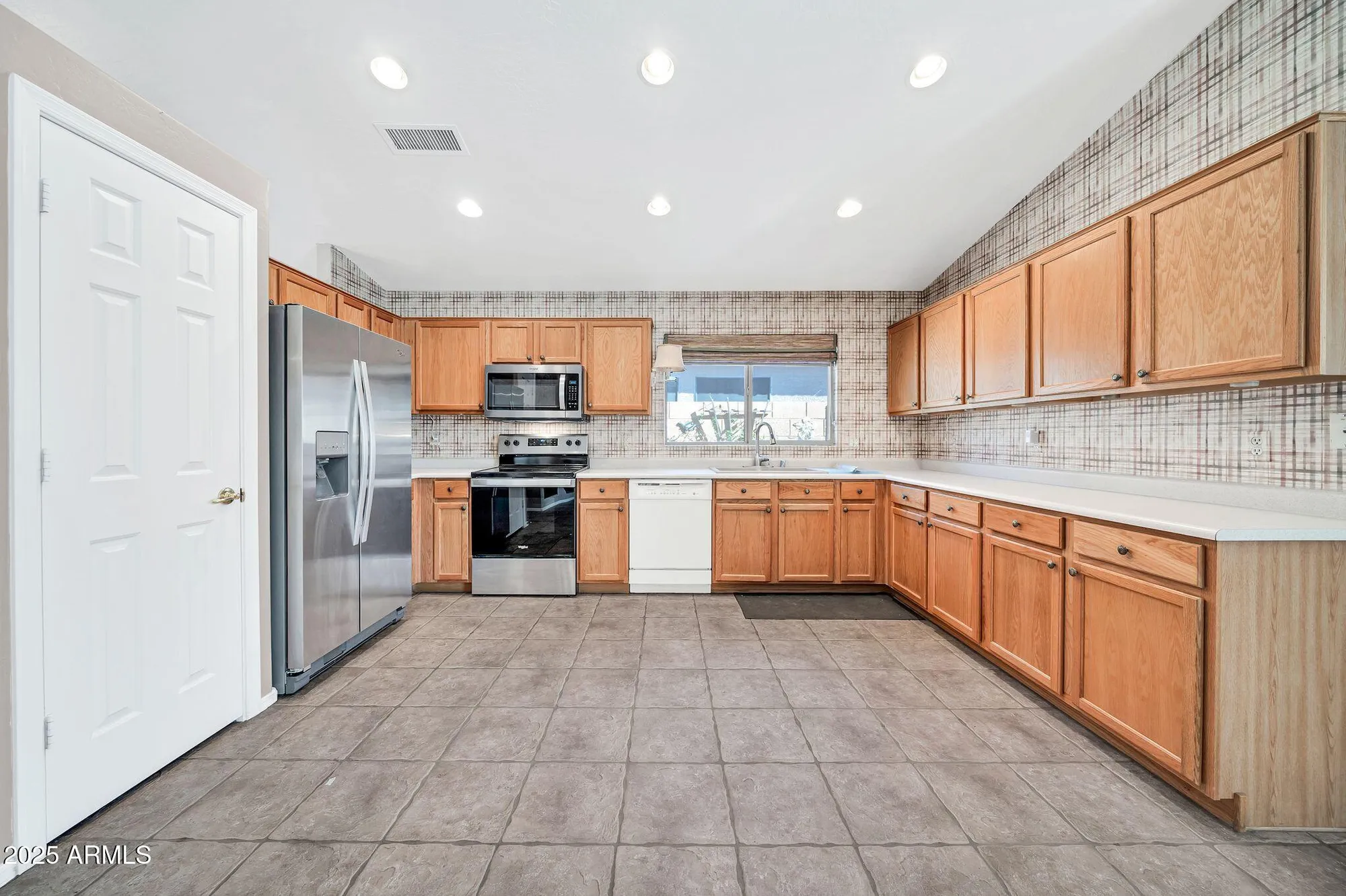 Property Slideshow image 16 of 40 | 10403 w tonopah dr, Peoria, AZ, 85382