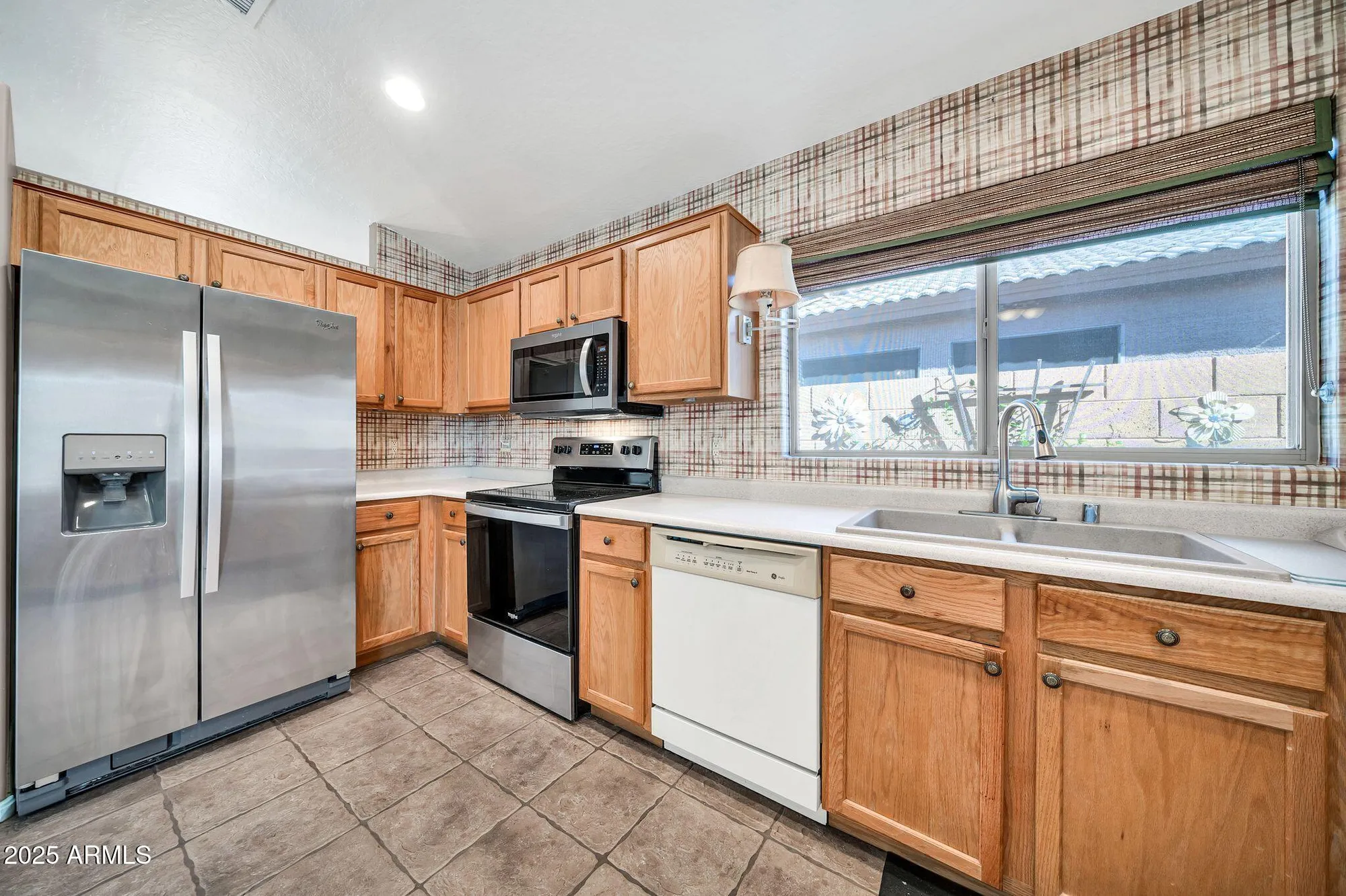 Property Slideshow image 12 of 40 | 10403 w tonopah dr, Peoria, AZ, 85382