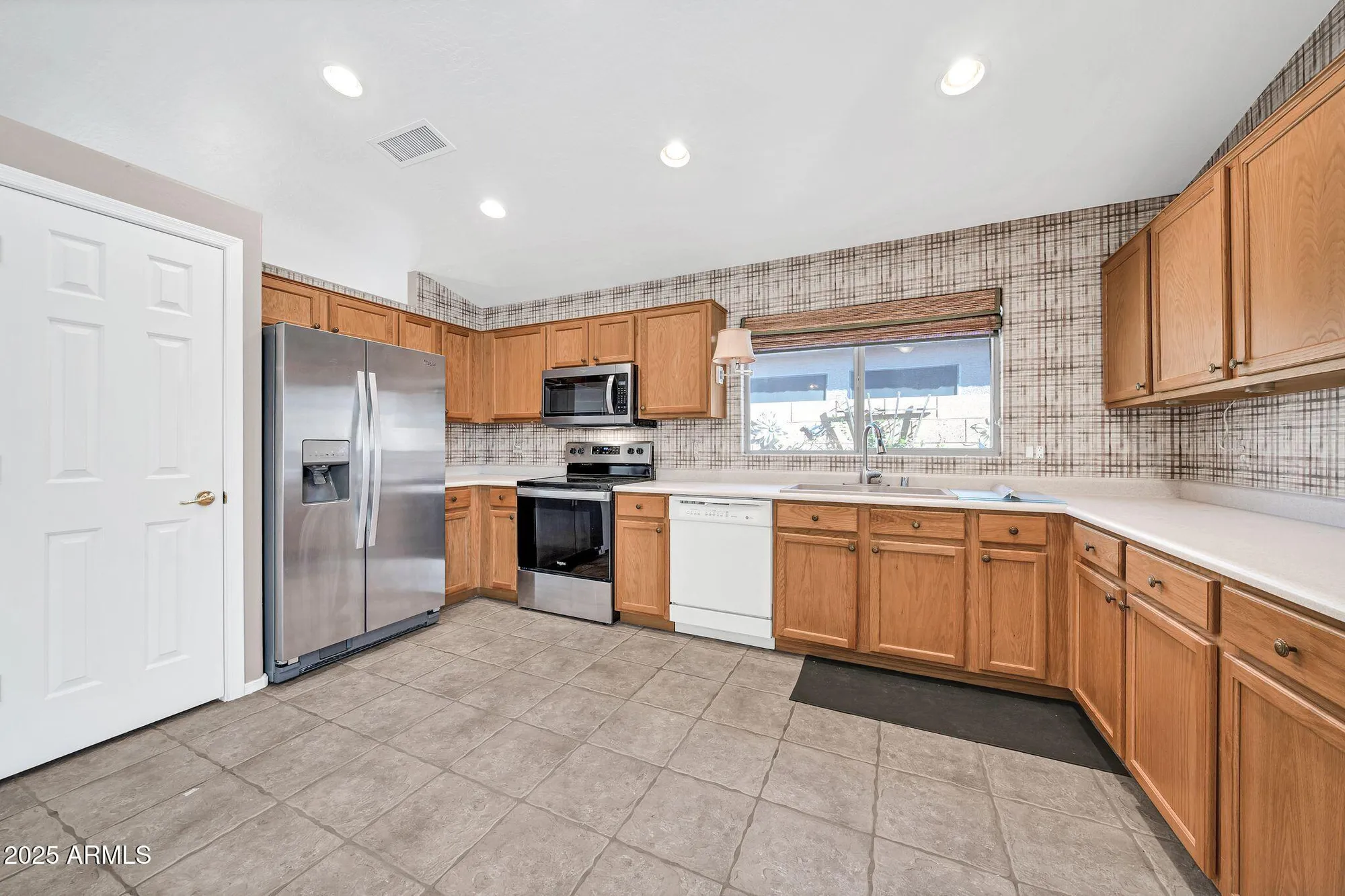 Property Slideshow image 14 of 40 | 10403 w tonopah dr, Peoria, AZ, 85382