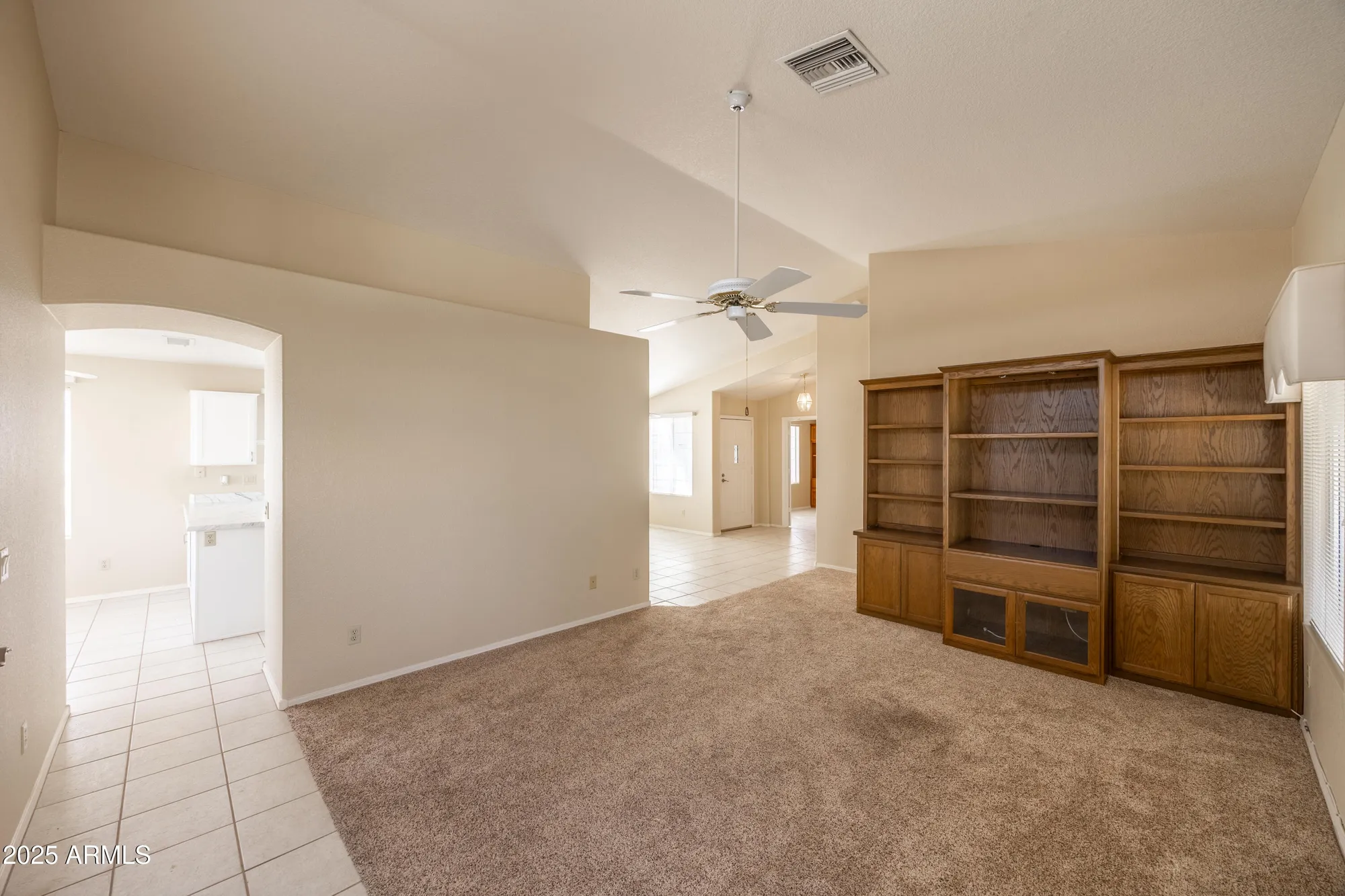 Property Slideshow image 10 of 23 | 10622 w mohawk ln, Peoria, AZ, 85382
