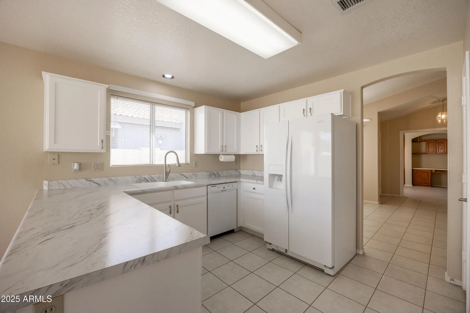 Property Slideshow image 6 of 23 | 10622 w mohawk ln, Peoria, AZ, 85382