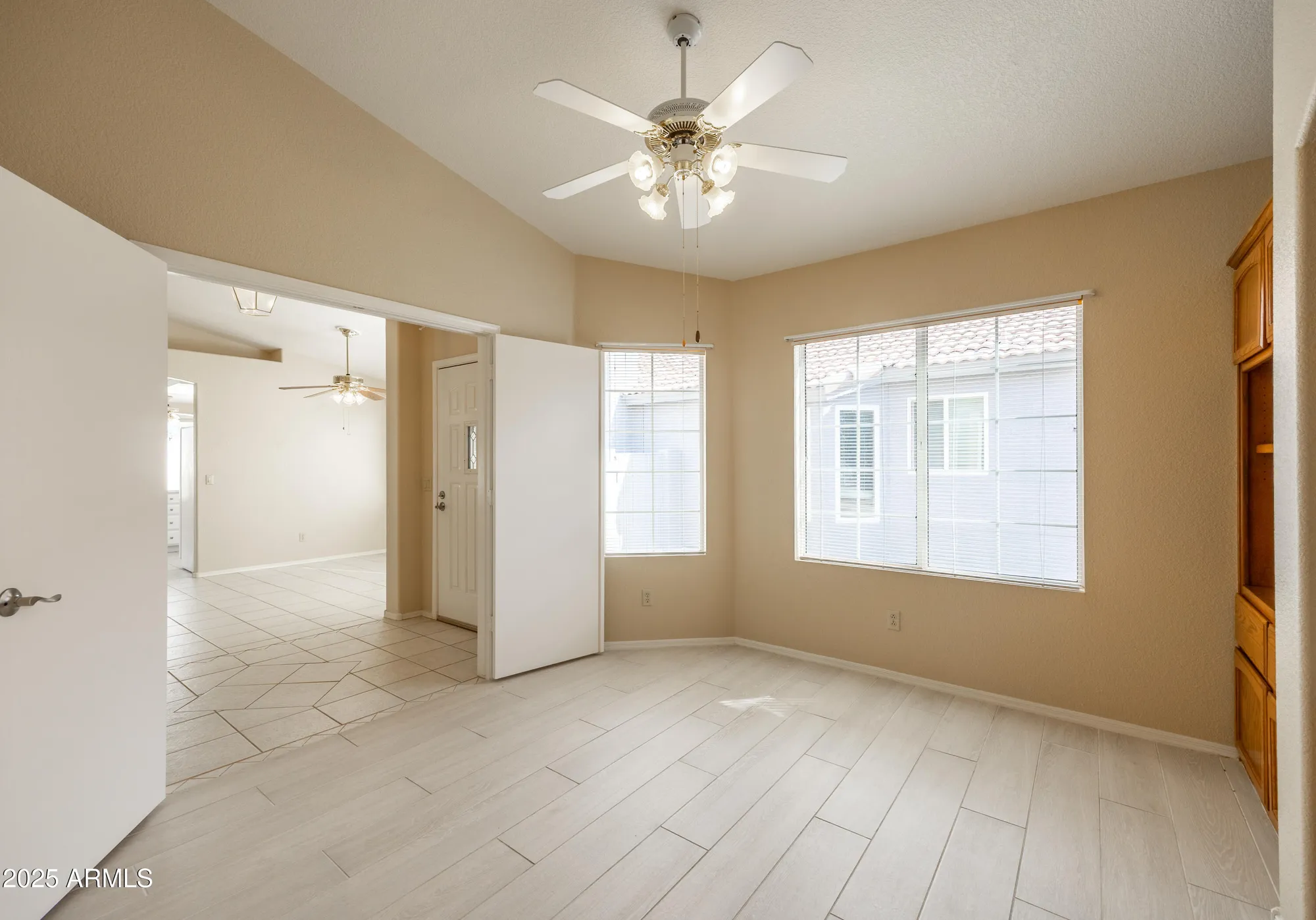 Property Slideshow image 17 of 23 | 10622 w mohawk ln, Peoria, AZ, 85382
