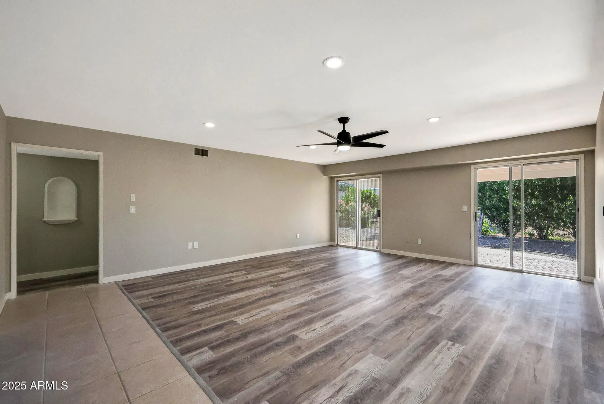 Property Slideshow image 12 of 52 | 10922 w el capitan cir, Sun City, AZ, 85351