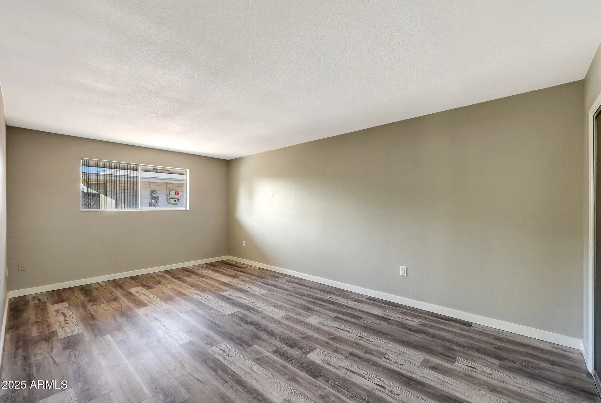 Property Slideshow image 21 of 52 | 10922 w el capitan cir, Sun City, AZ, 85351