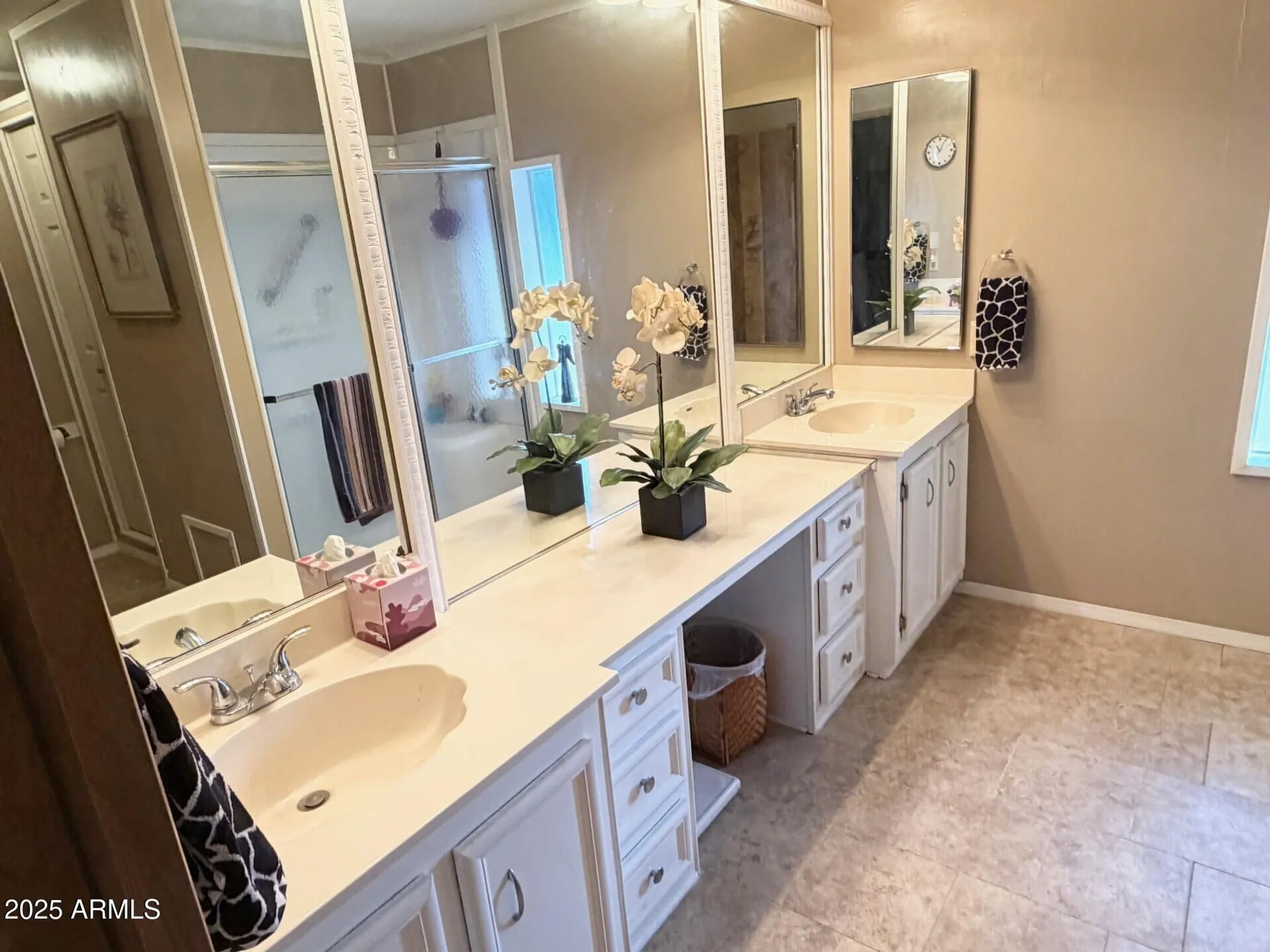 Property Slideshow image 14 of 48 | 8154 e calypso ave, Mesa, AZ, 85208