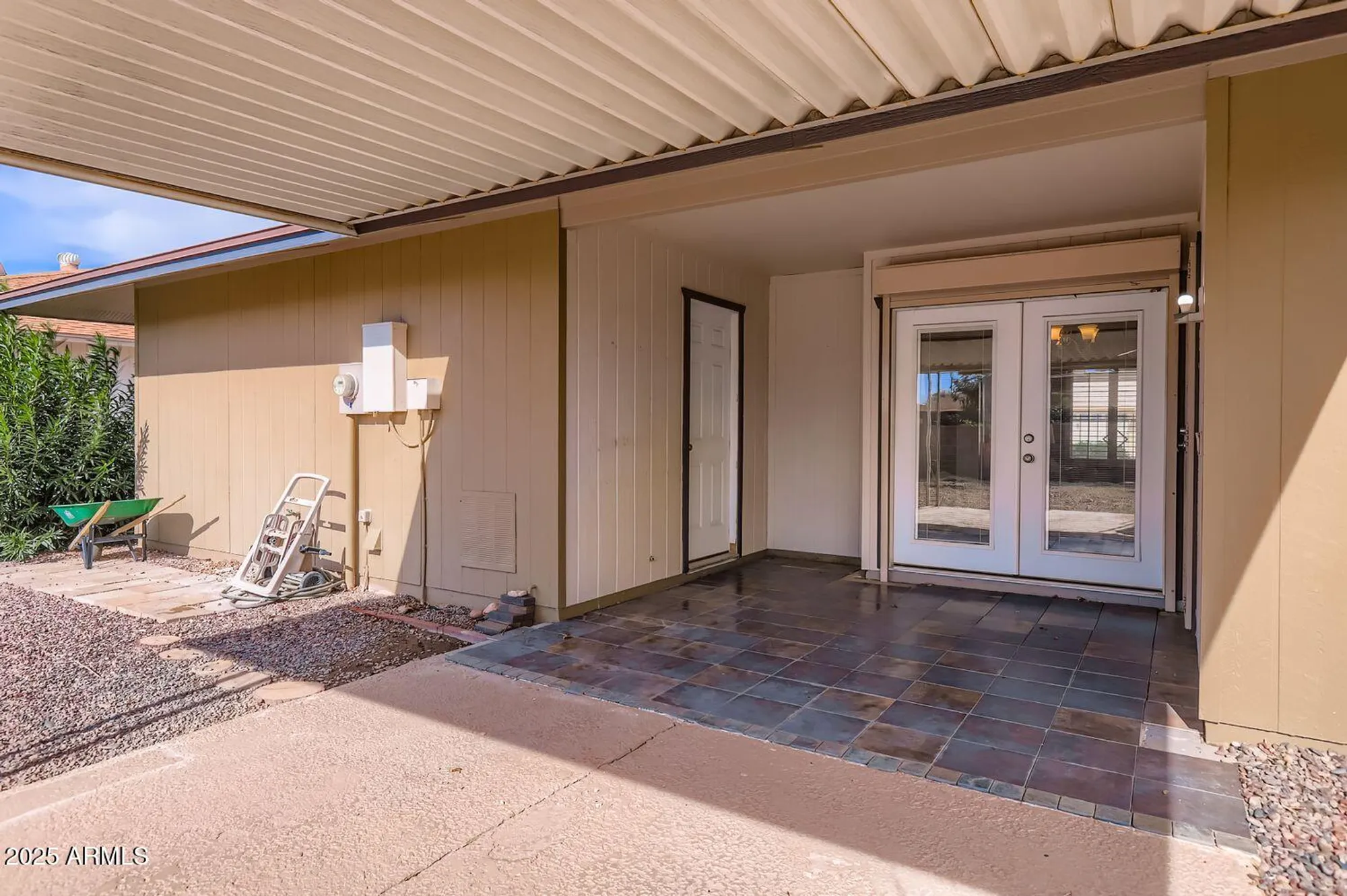 Property Slideshow image 15 of 21 | 20025 n willow creek cir, Sun City, AZ, 85373