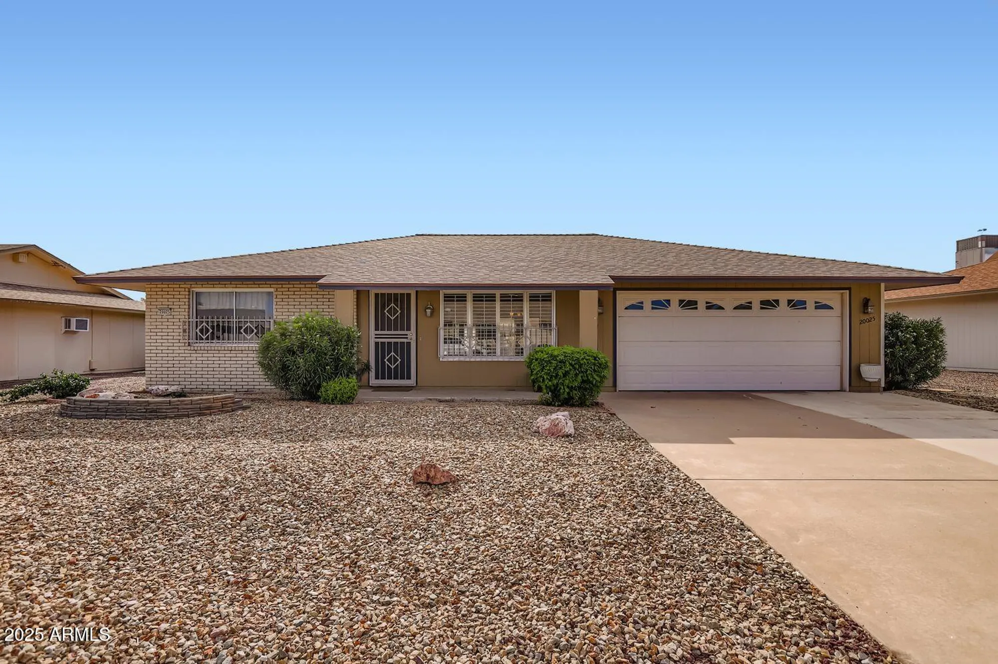 Property Slideshow image 1 of 21 | 20025 n willow creek cir, Sun City, AZ, 85373