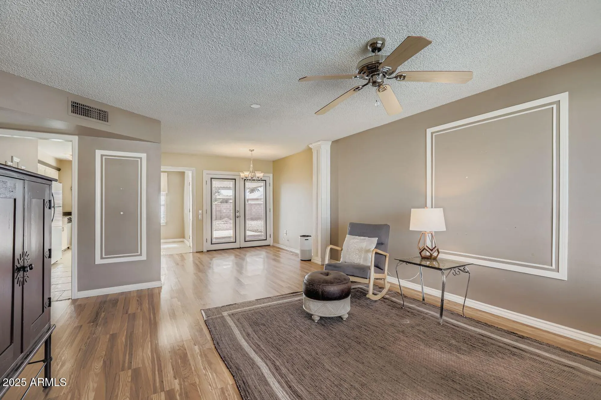 Property Slideshow image 4 of 21 | 20025 n willow creek cir, Sun City, AZ, 85373